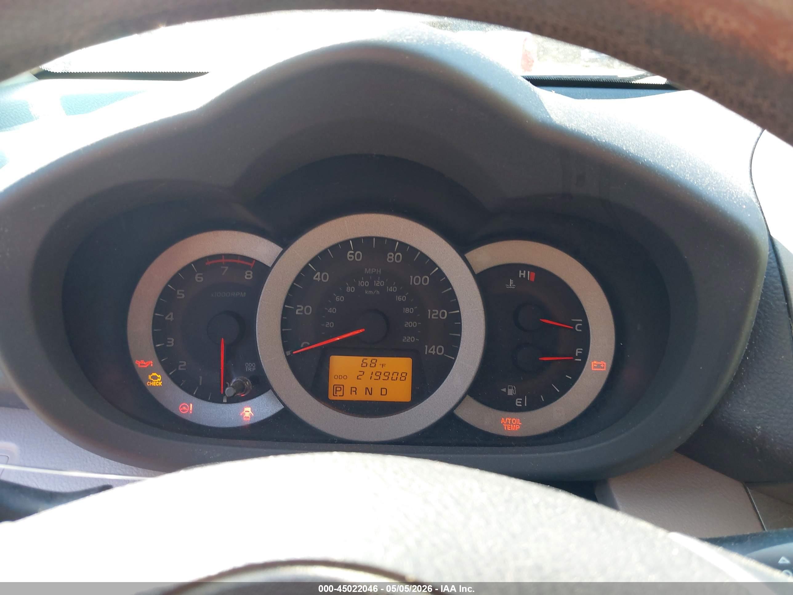 TOYOTA RAV4 image 7