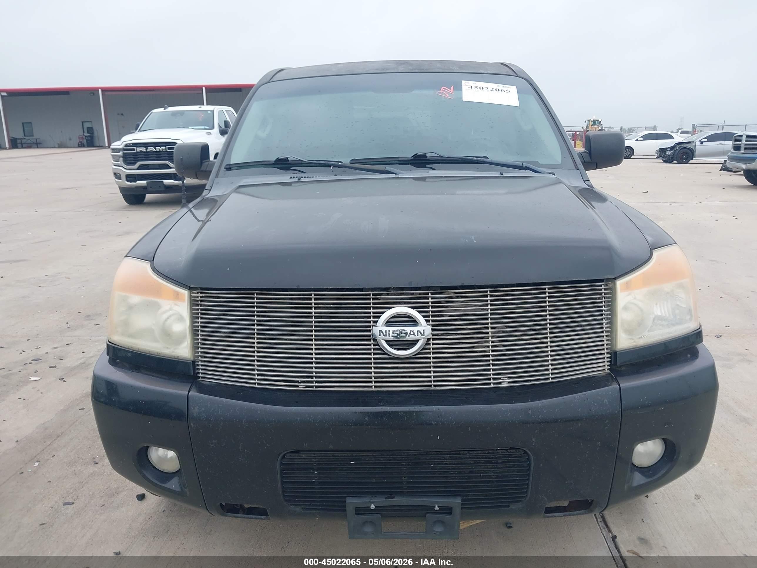 NISSAN TITAN image 6