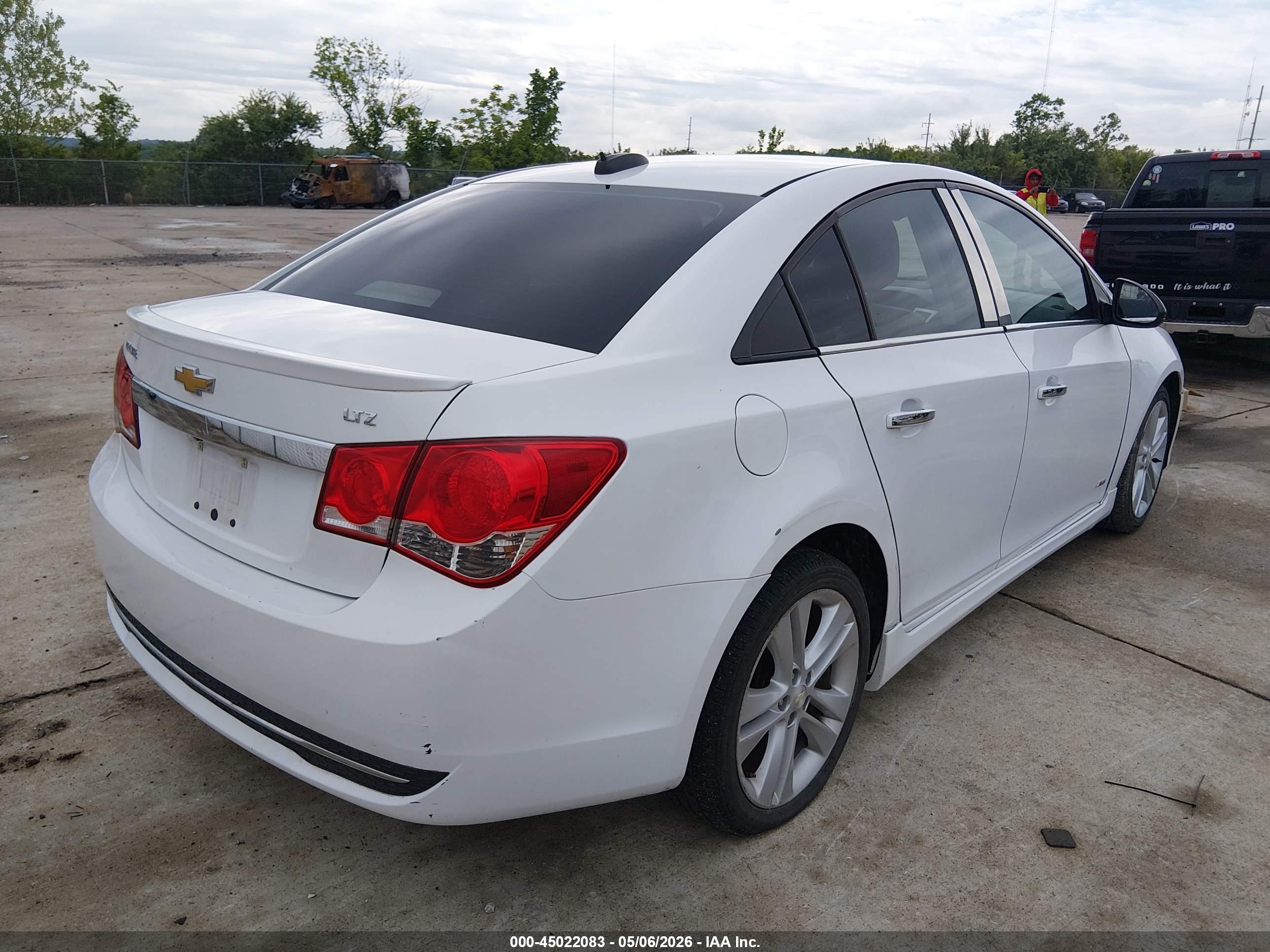 CHEVROLET CRUZE image 4