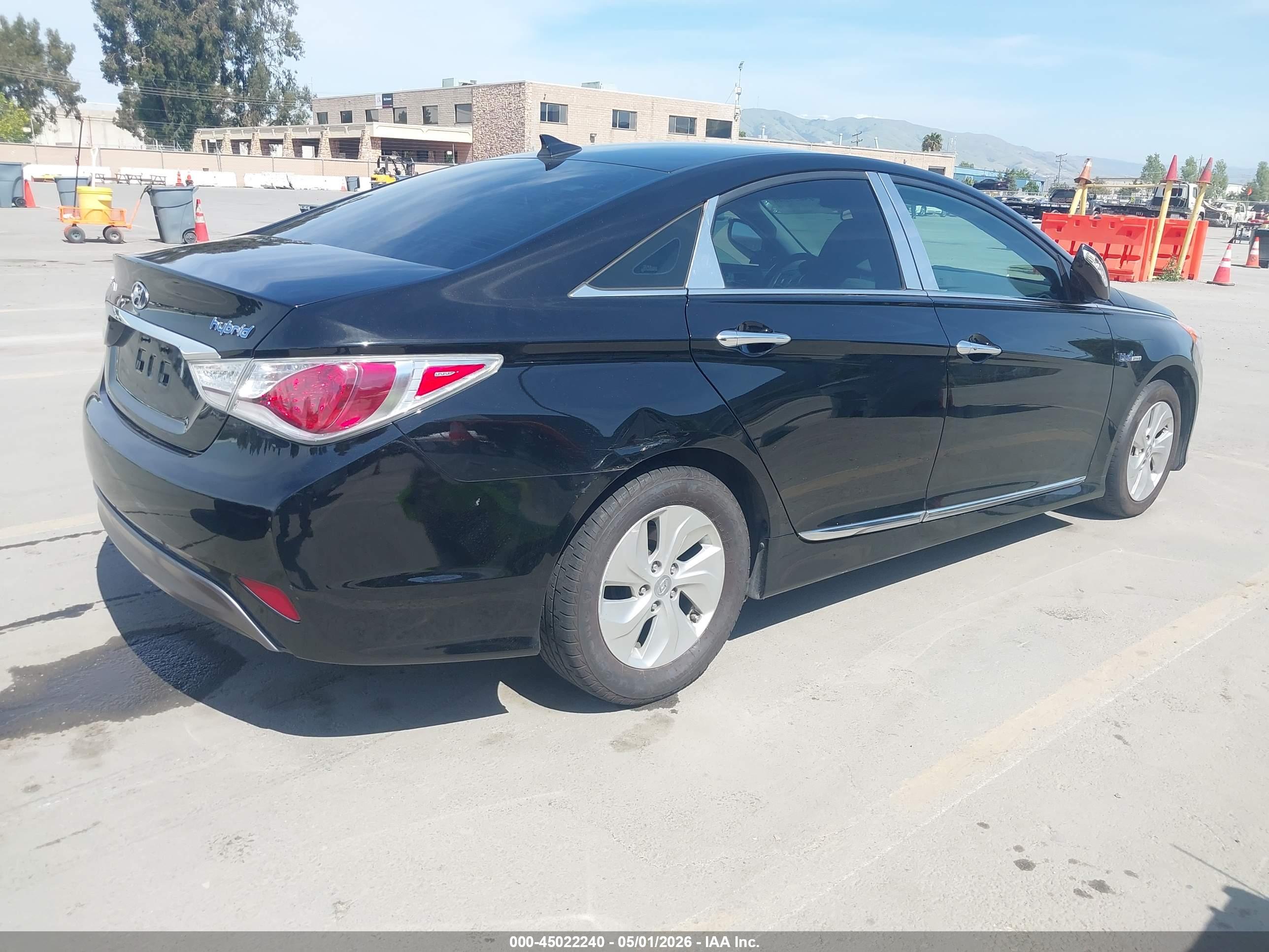 HYUNDAI SONATA image 4
