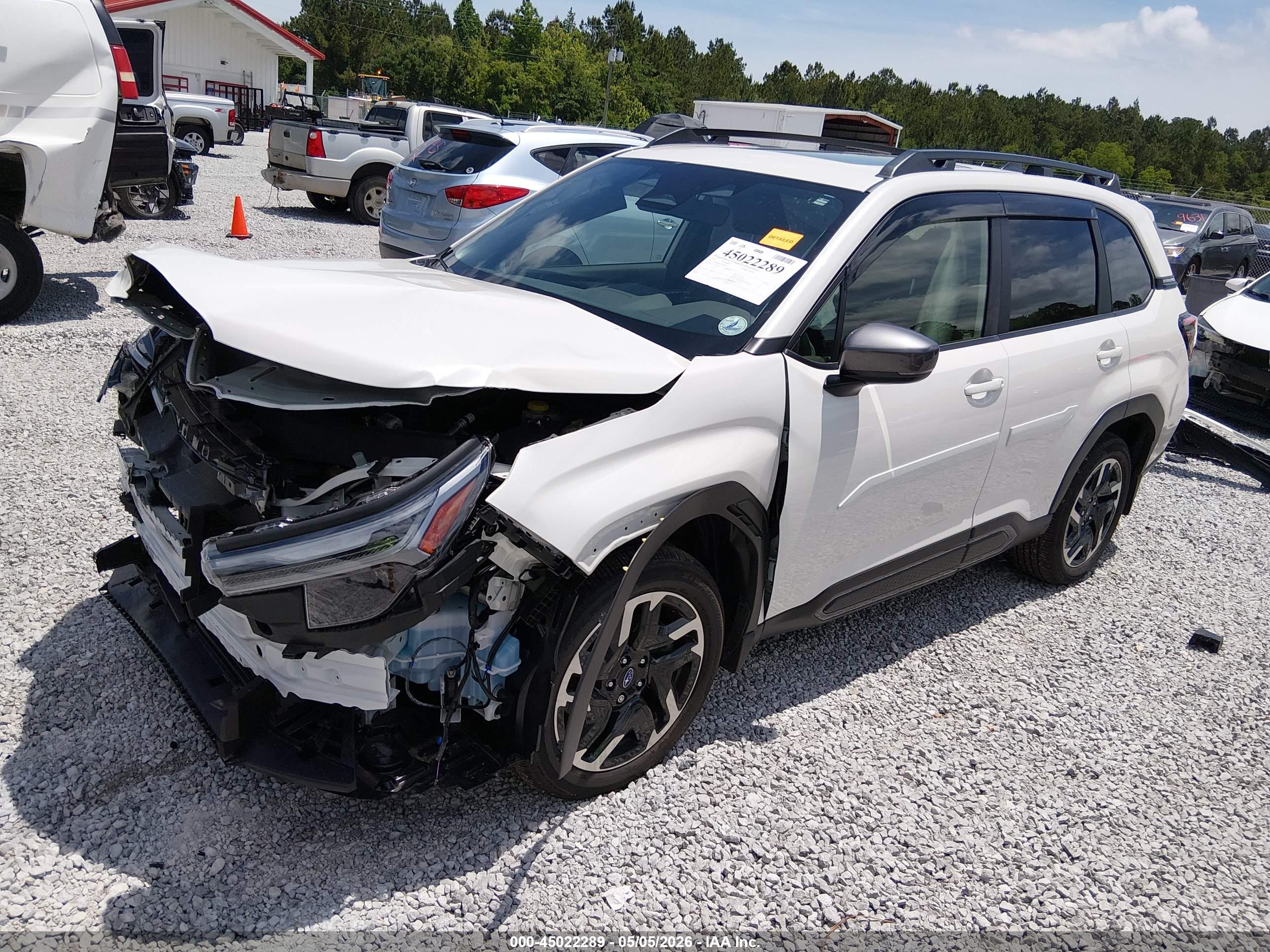 SUBARU FORESTER image 2