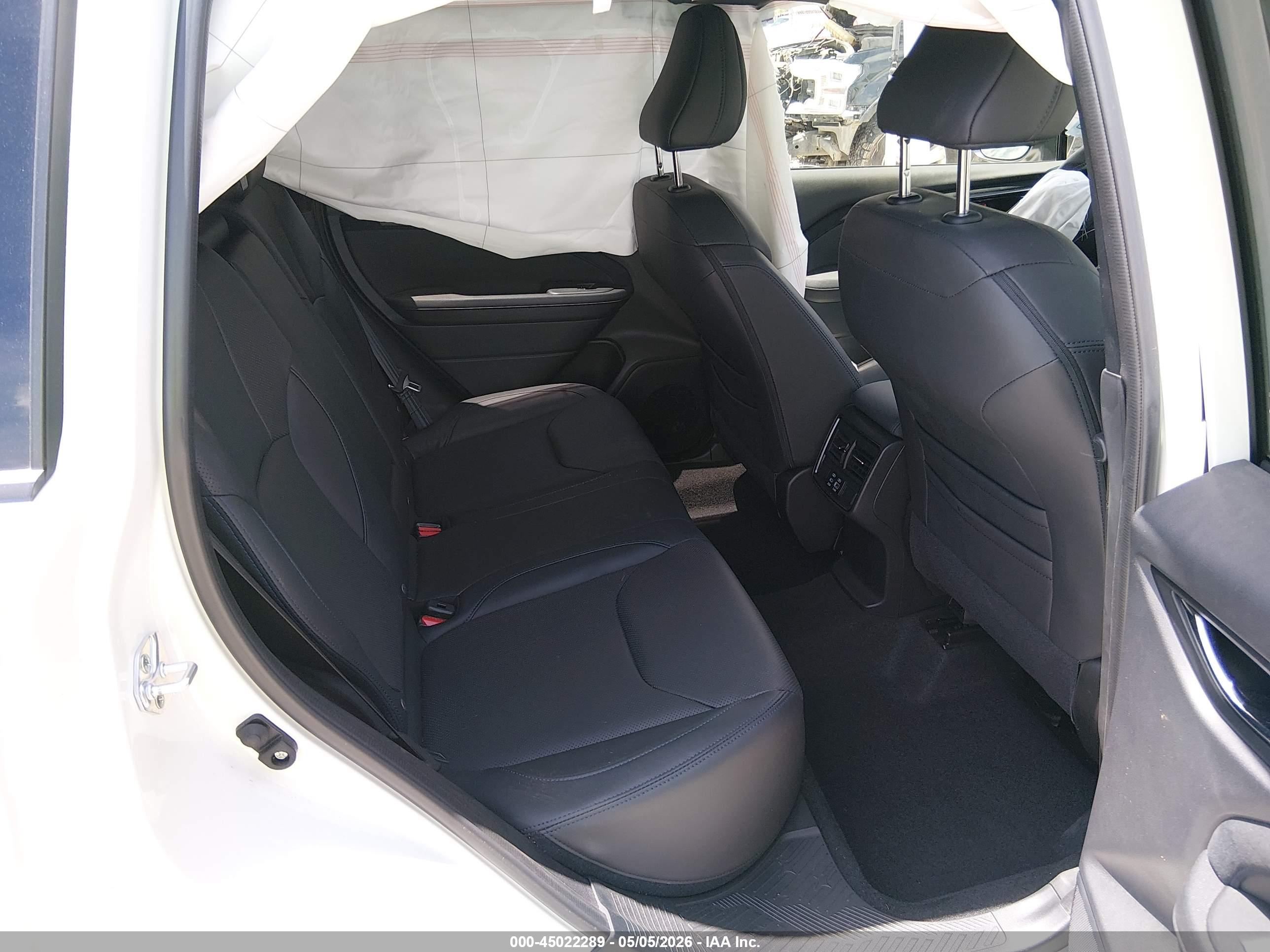 SUBARU FORESTER image 8