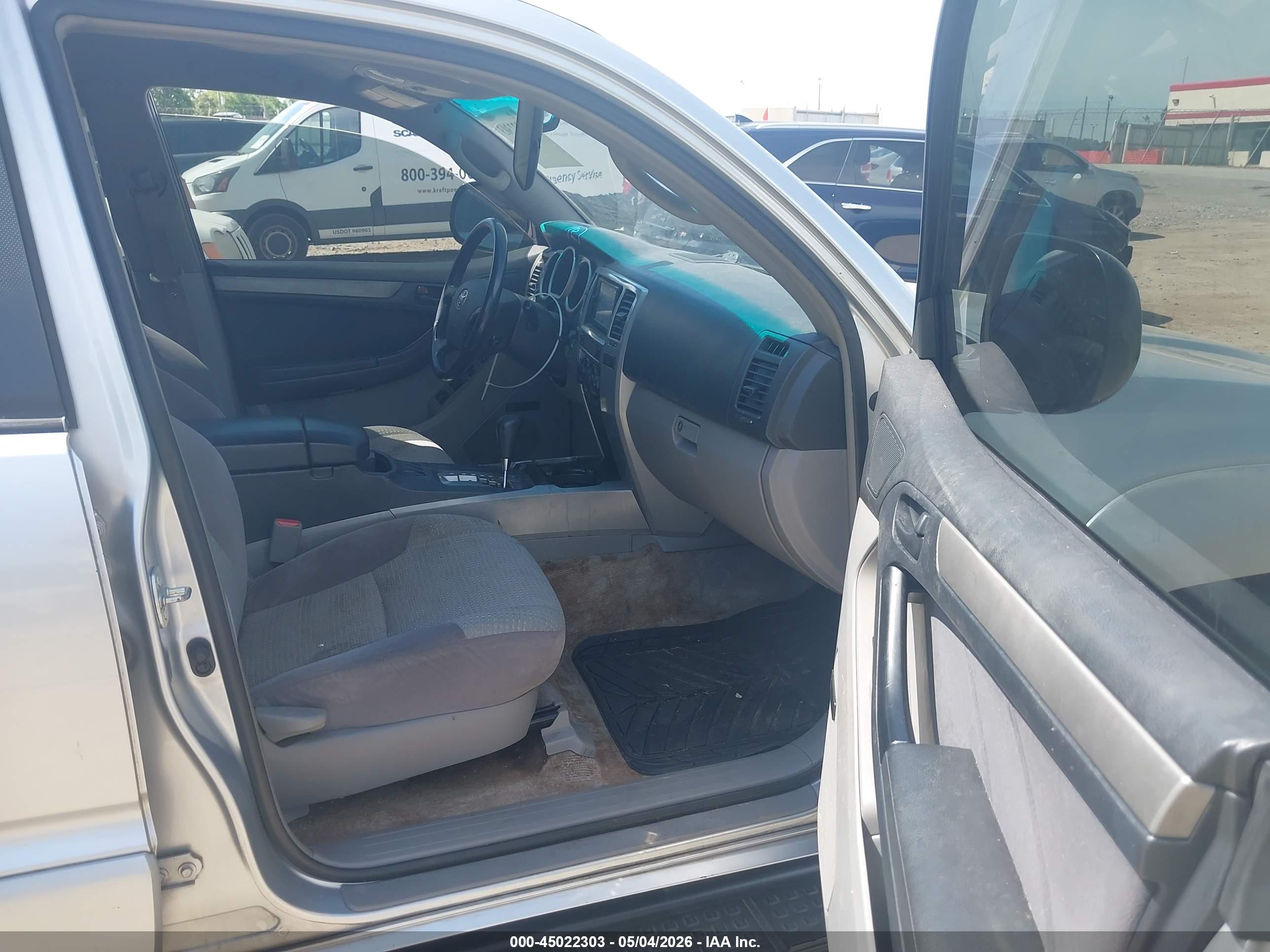 TOYOTA 4RUNNER image 5