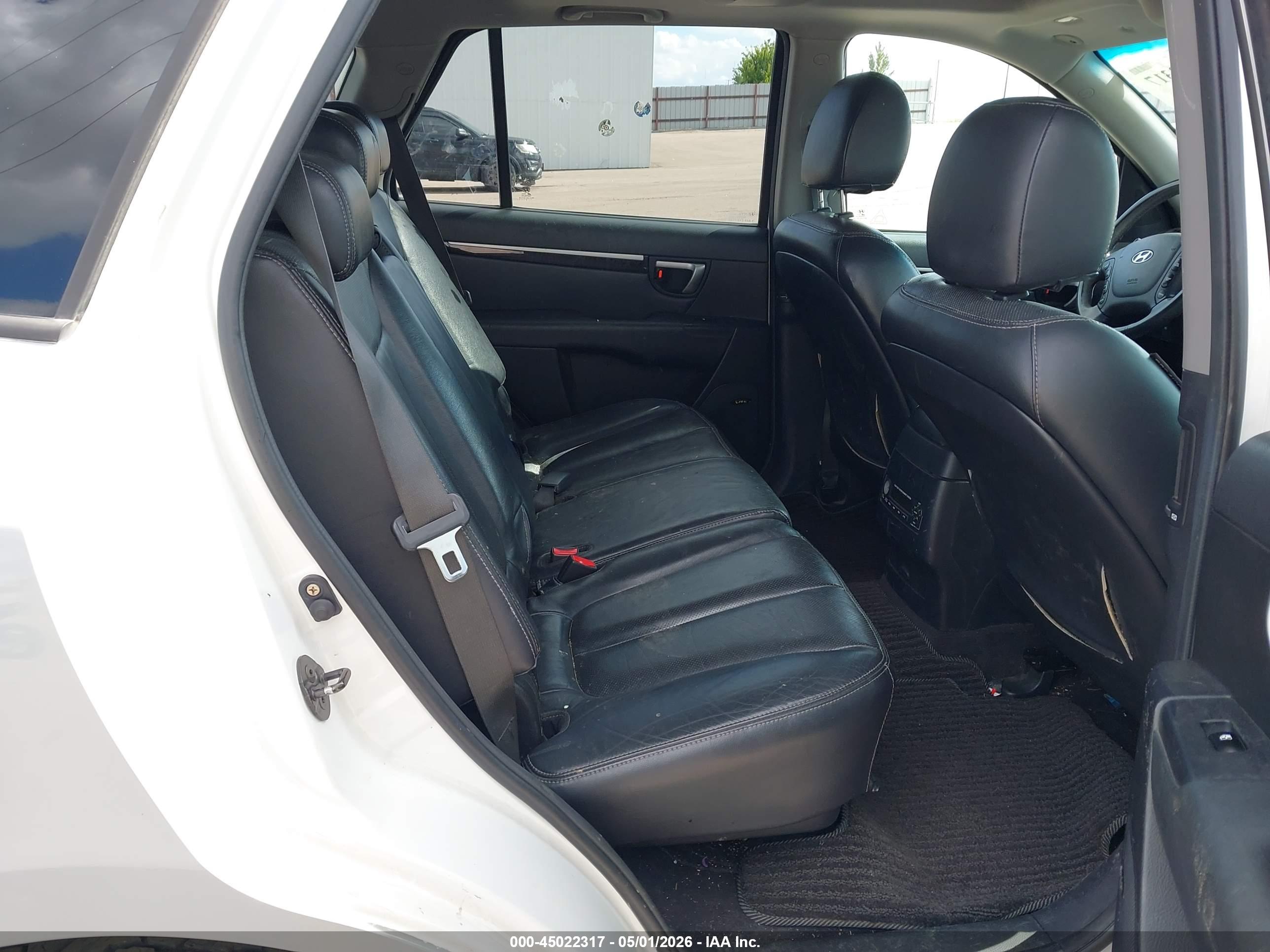 HYUNDAI SANTA image 8