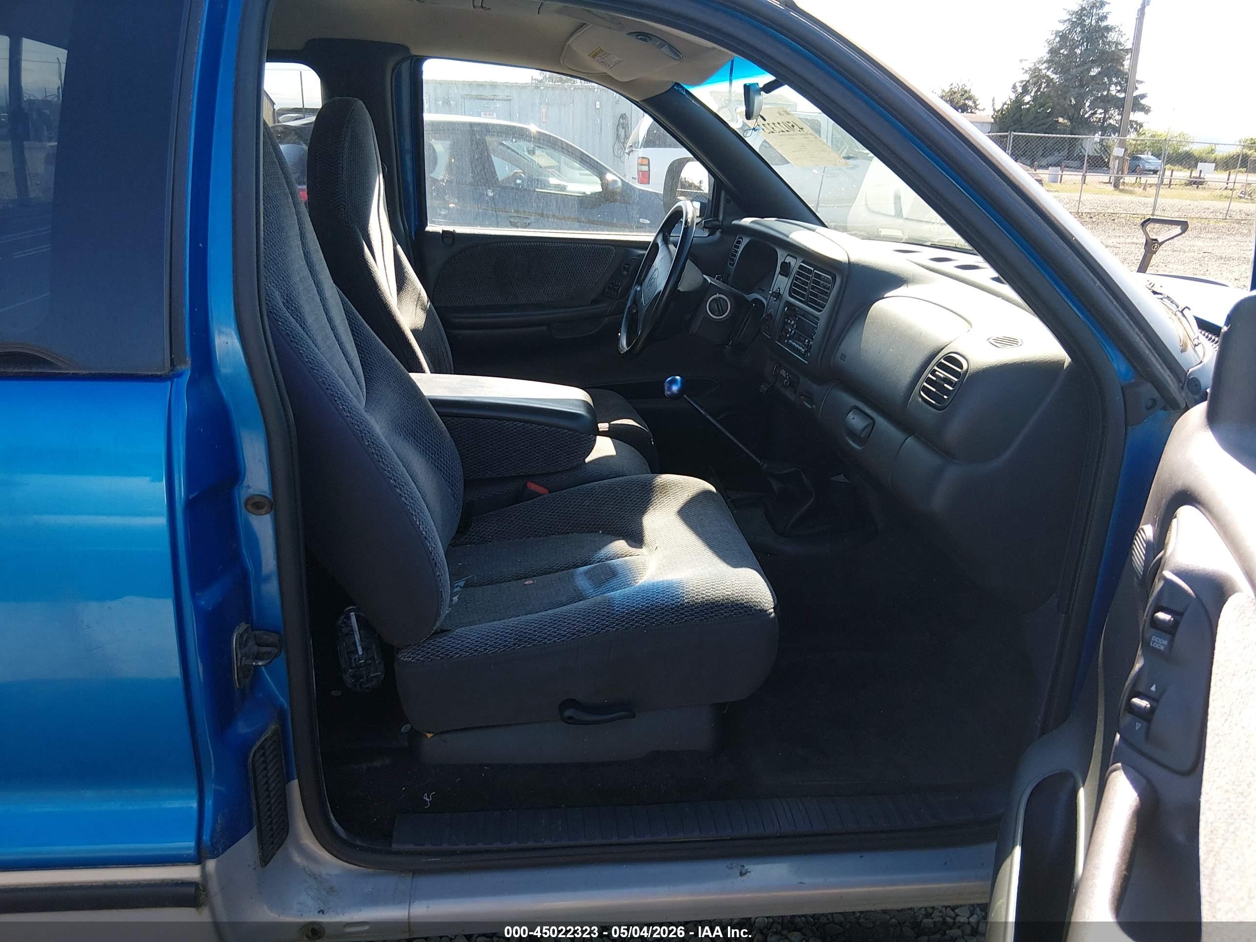 DODGE DAKOTA image 5