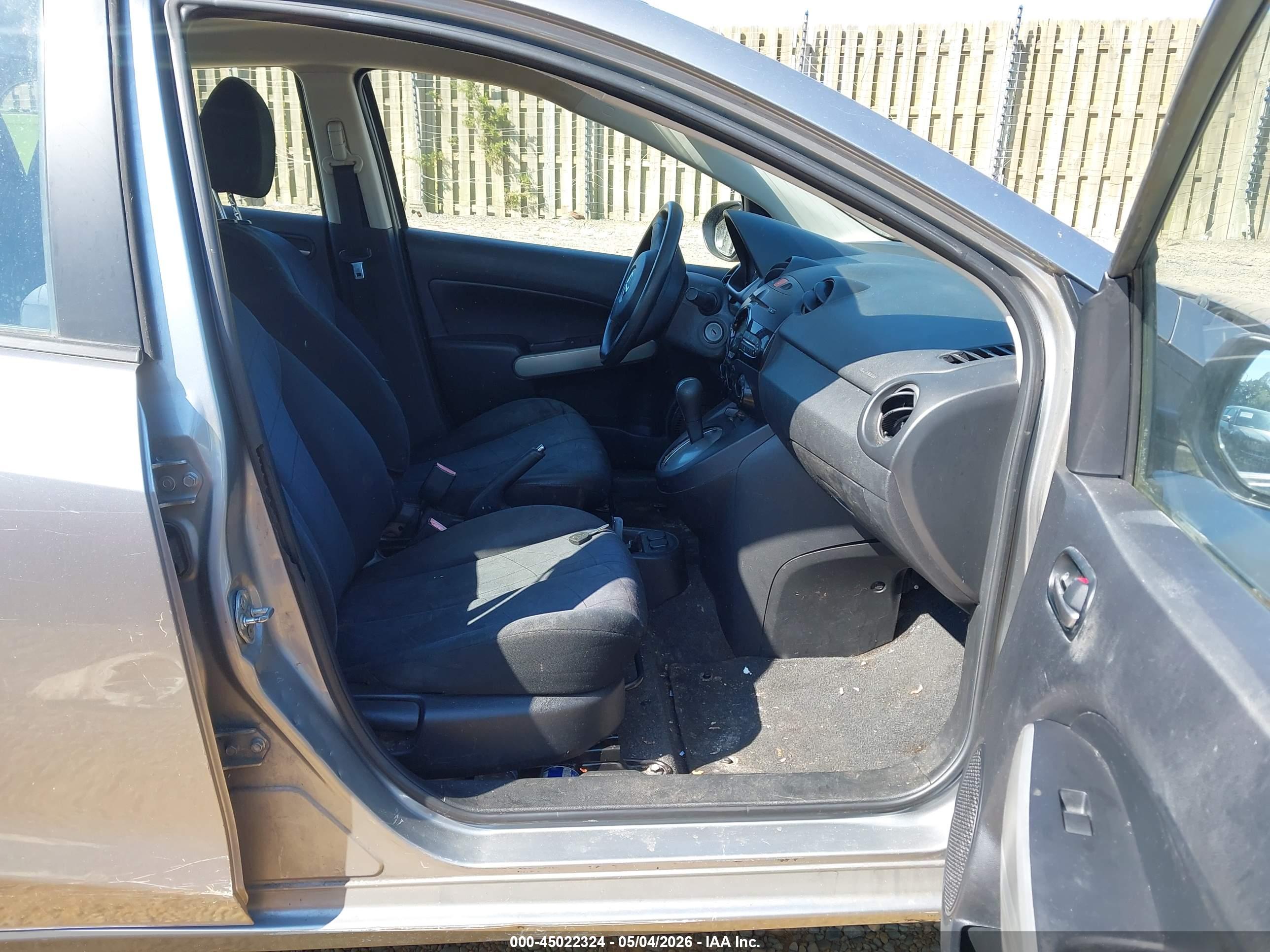 MAZDA MAZDA2 image 5