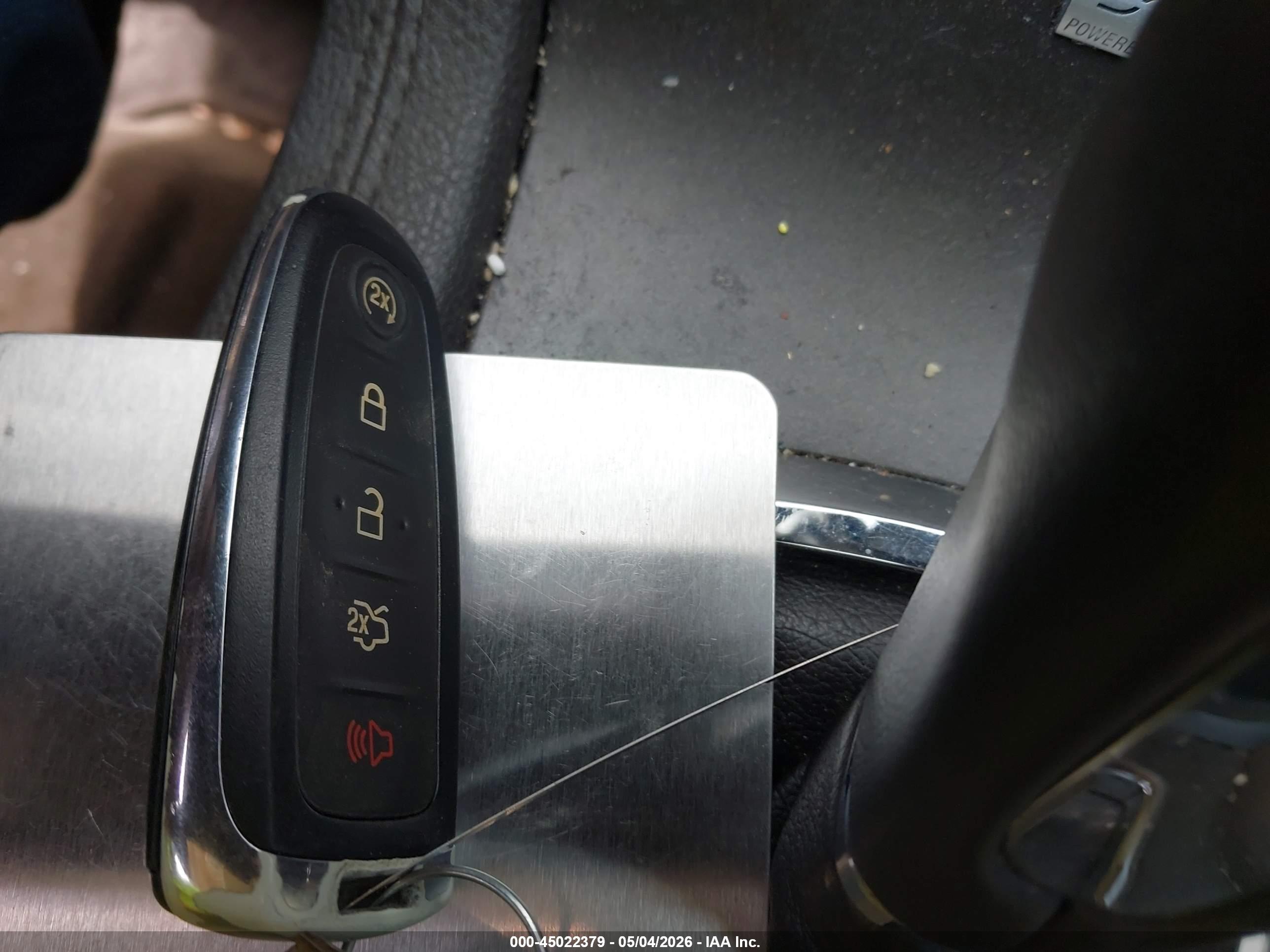 LINCOLN MKT image 11