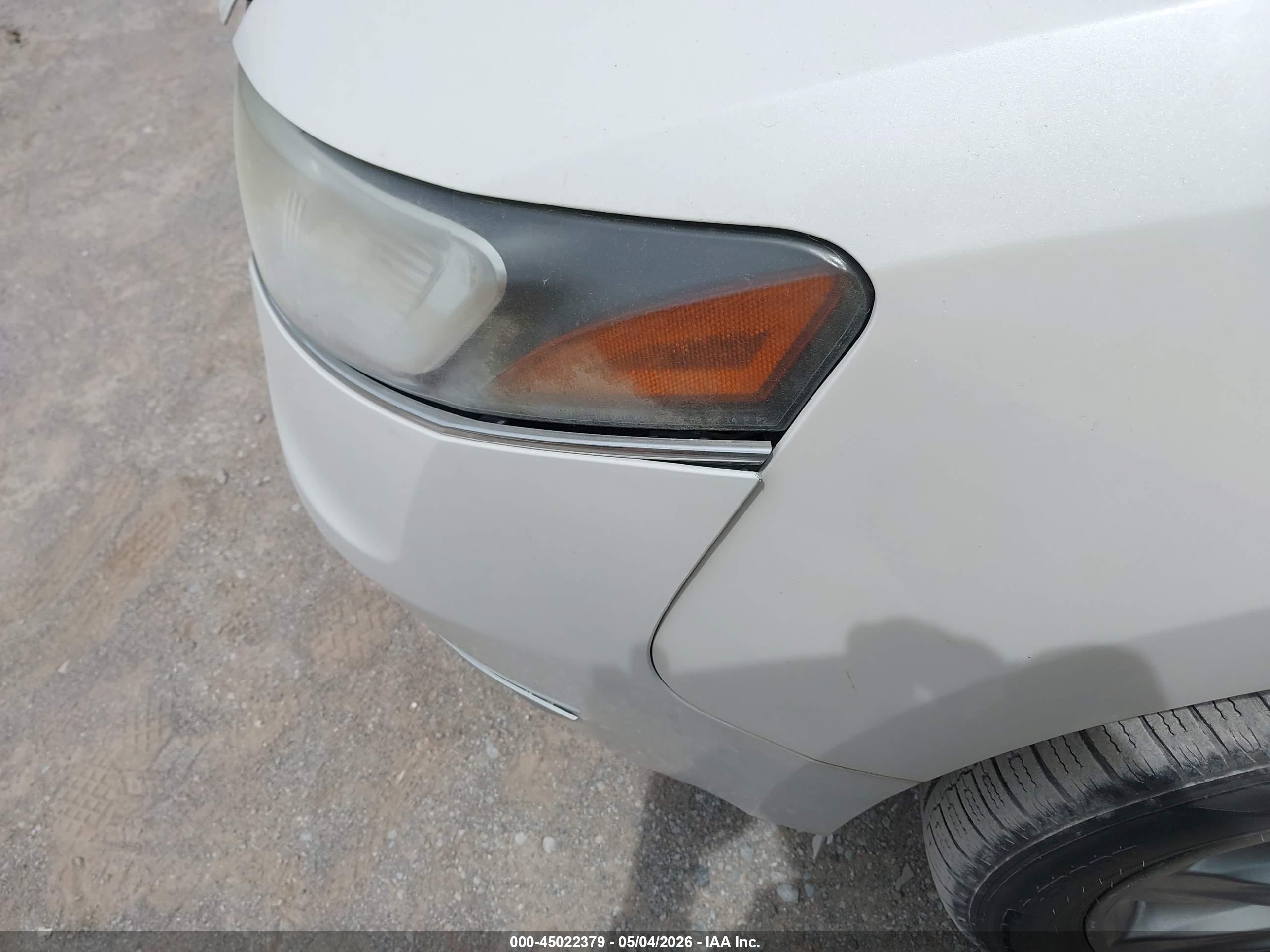 LINCOLN MKT image 6