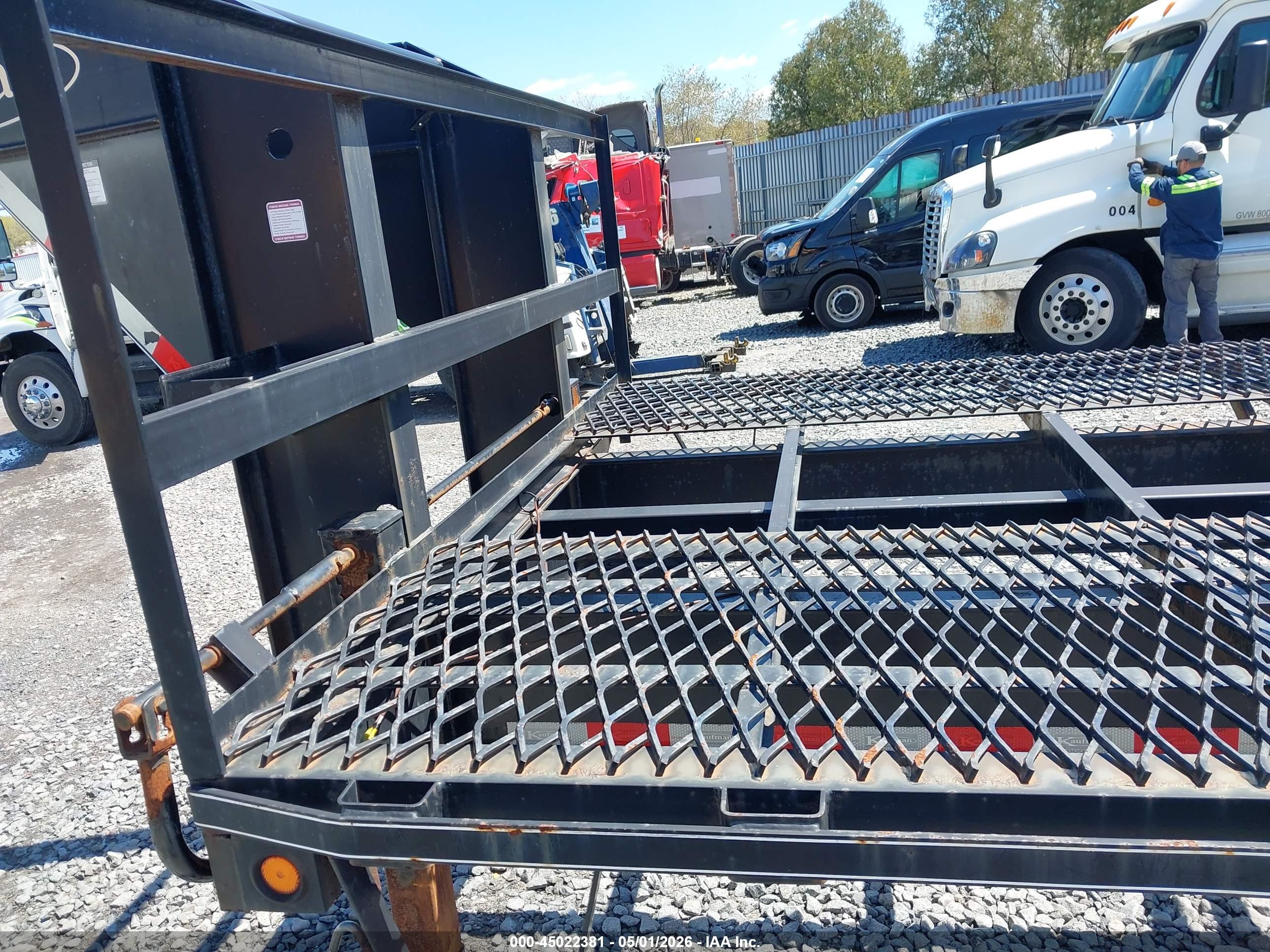 KAUFMAN TRAILERS image 11