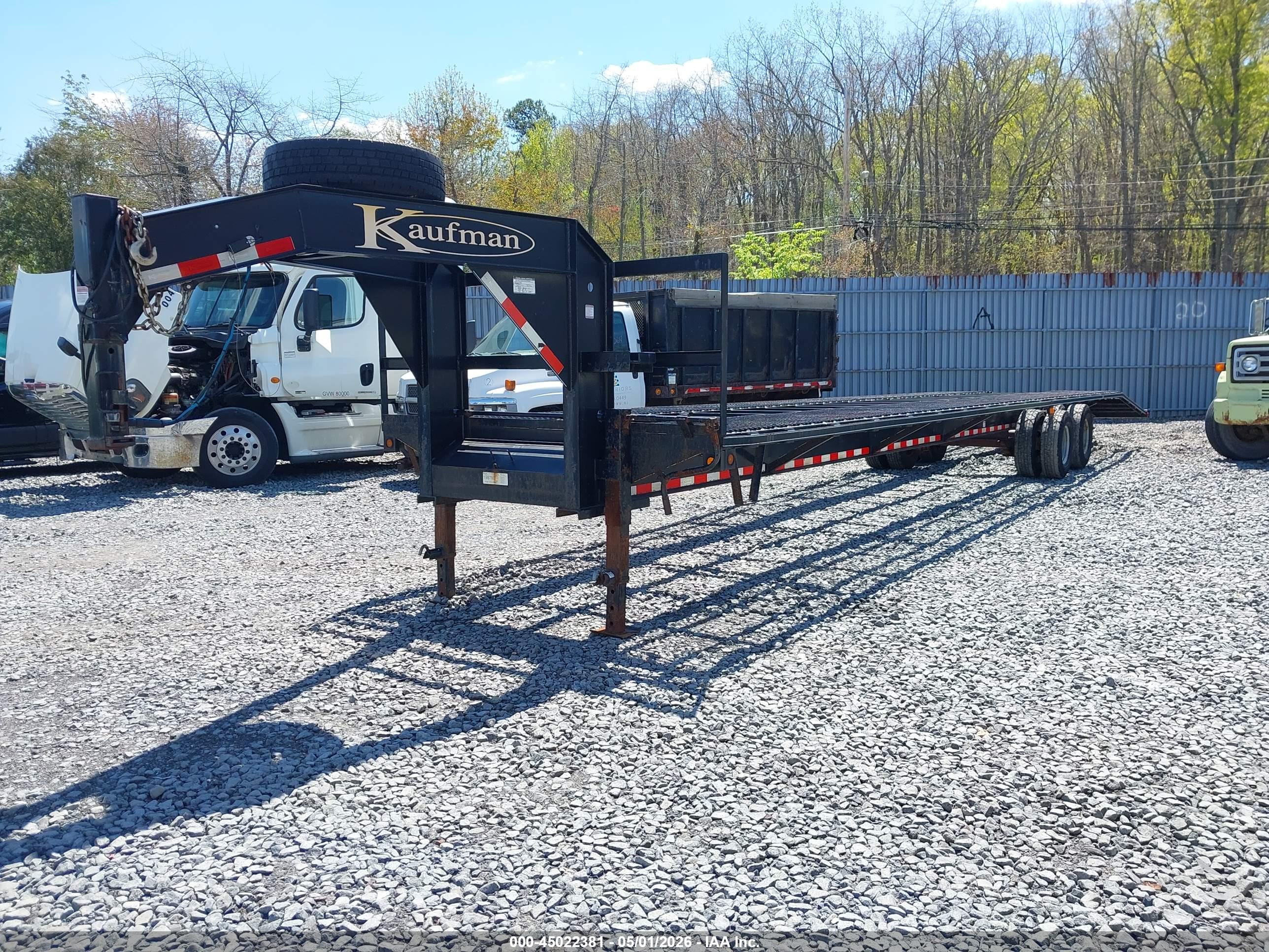 KAUFMAN TRAILERS image 2