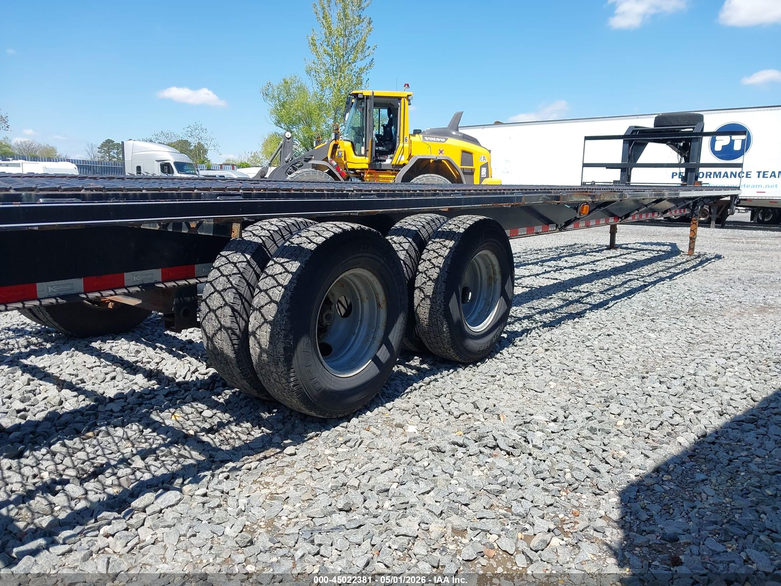 KAUFMAN TRAILERS image 4