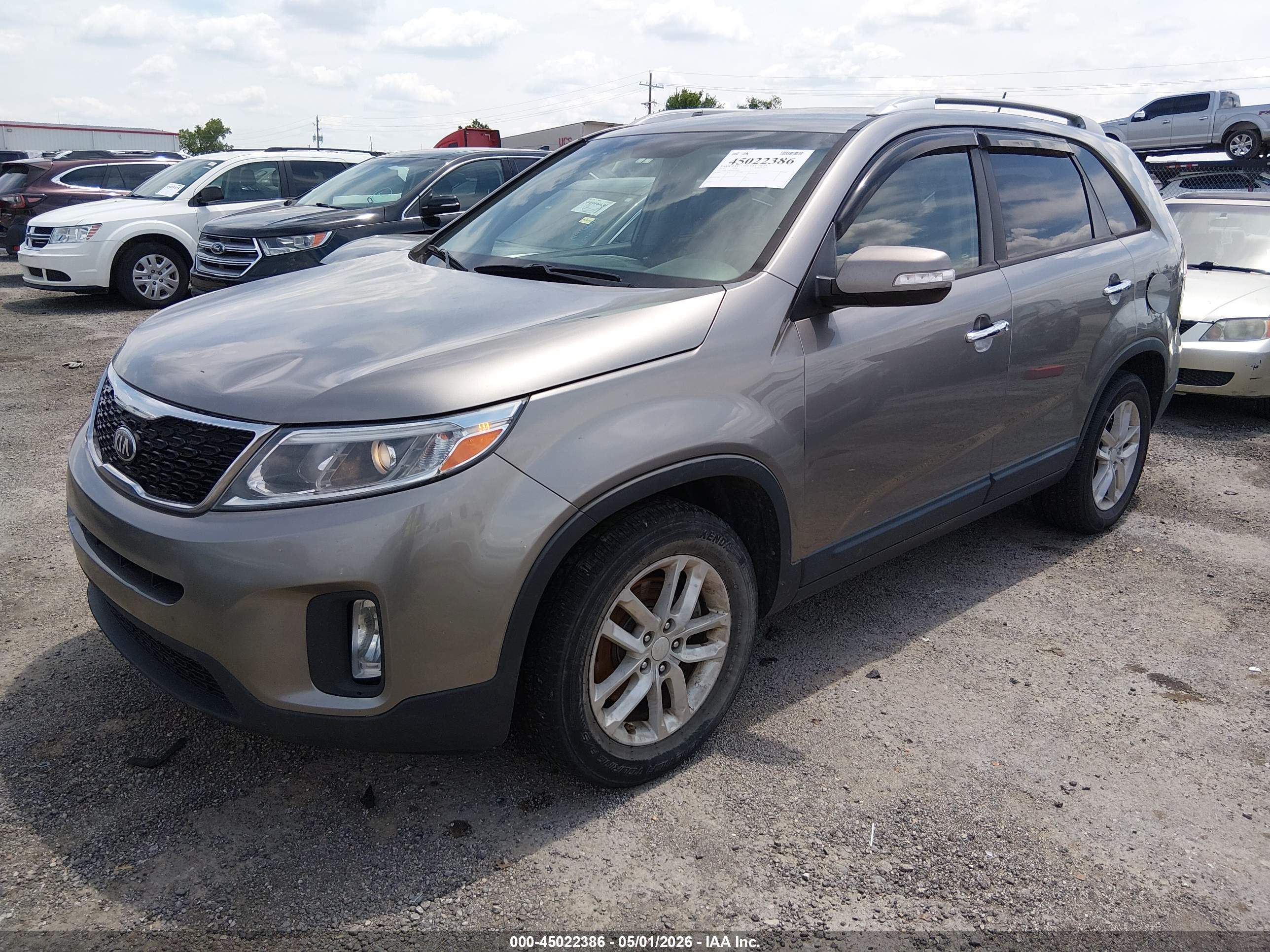 KIA SORENTO image 2