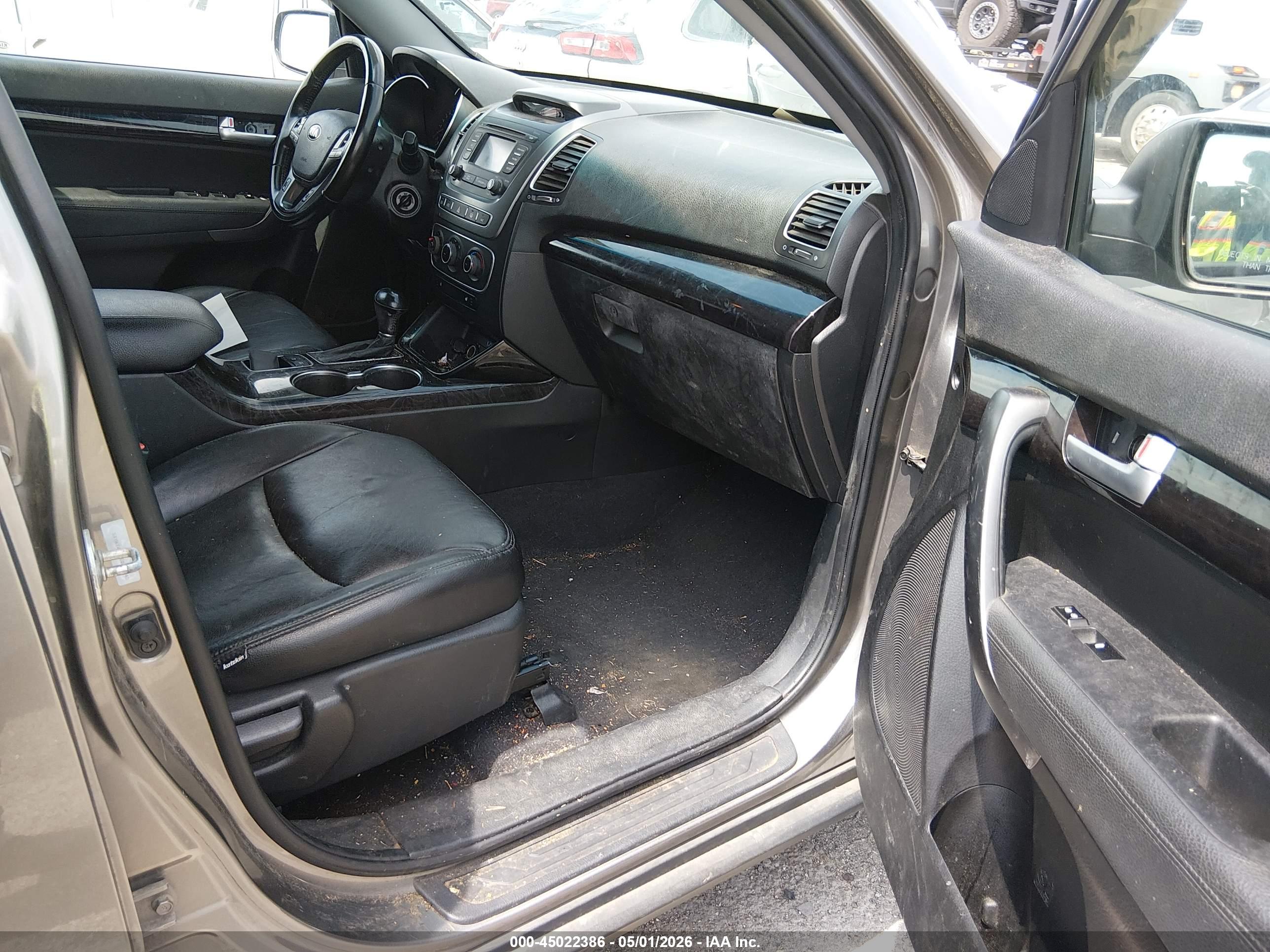 KIA SORENTO image 5