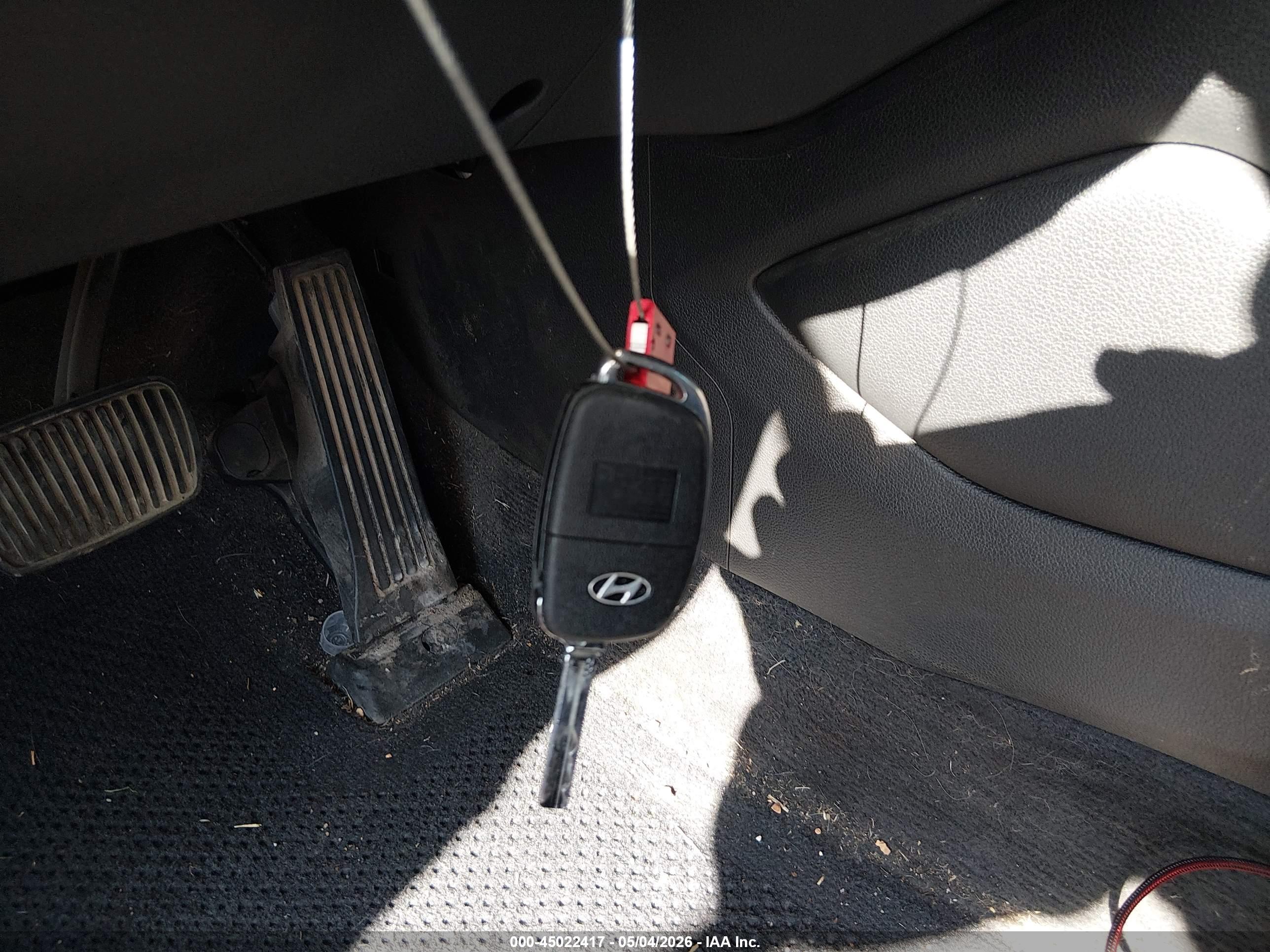 HYUNDAI TUCSON image 11