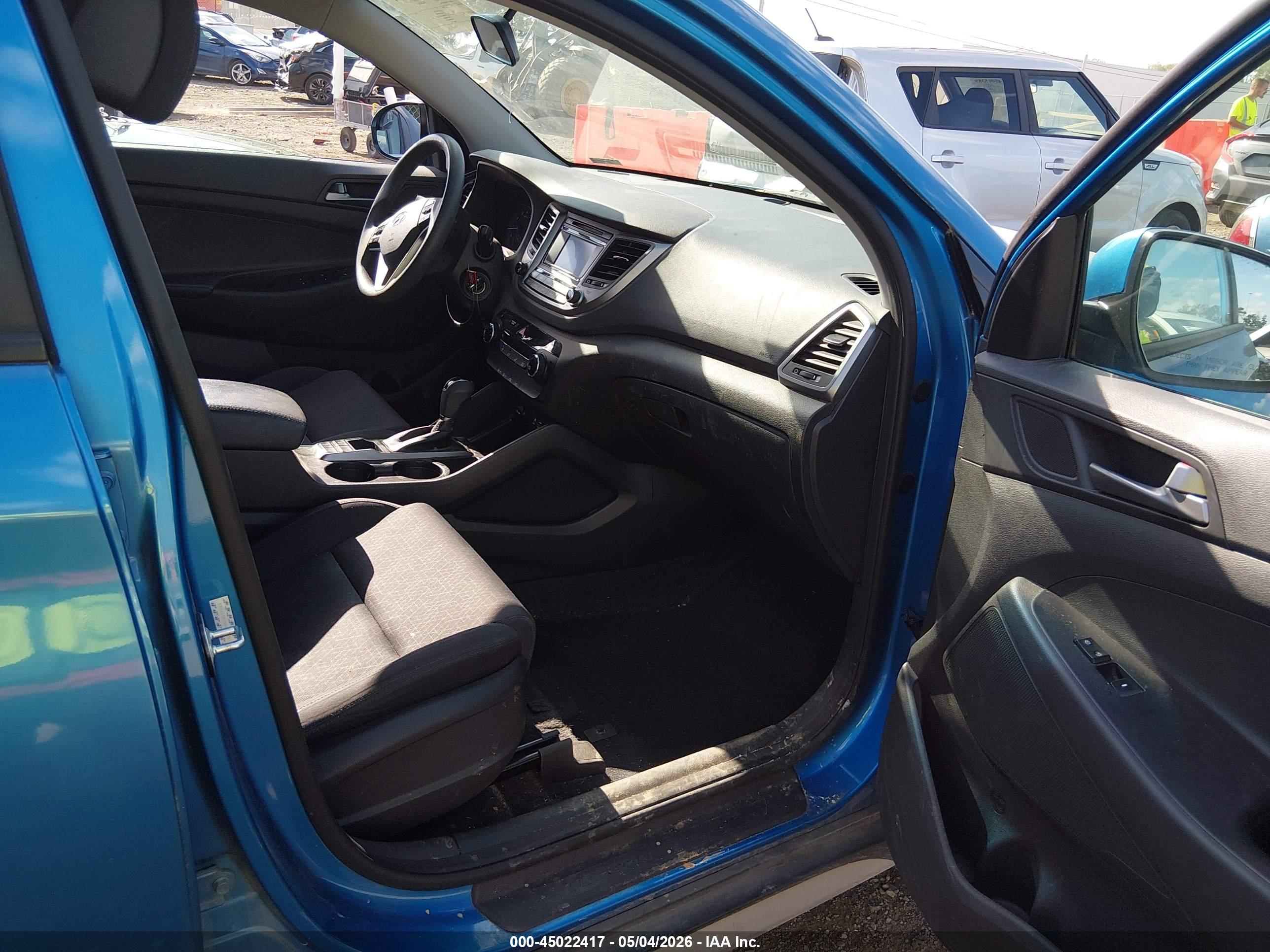 HYUNDAI TUCSON image 5