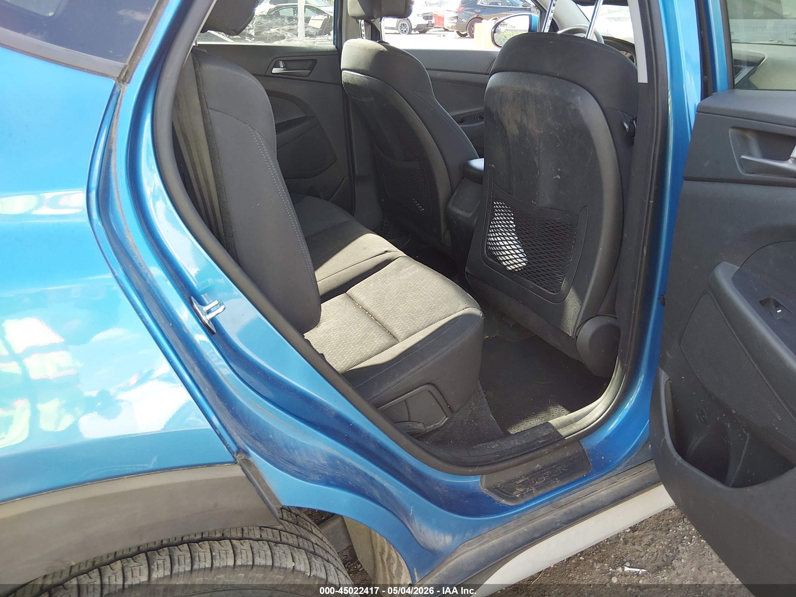HYUNDAI TUCSON image 8