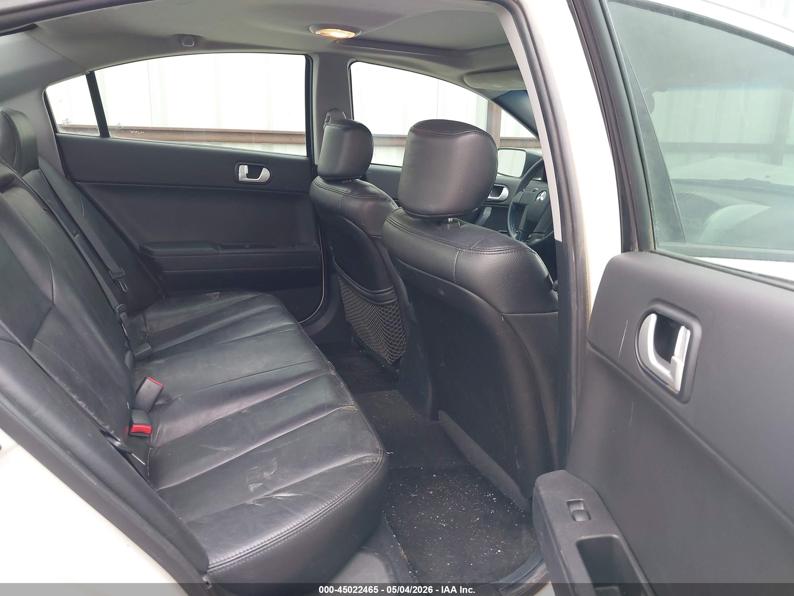 MITSUBISHI GALANT image 8