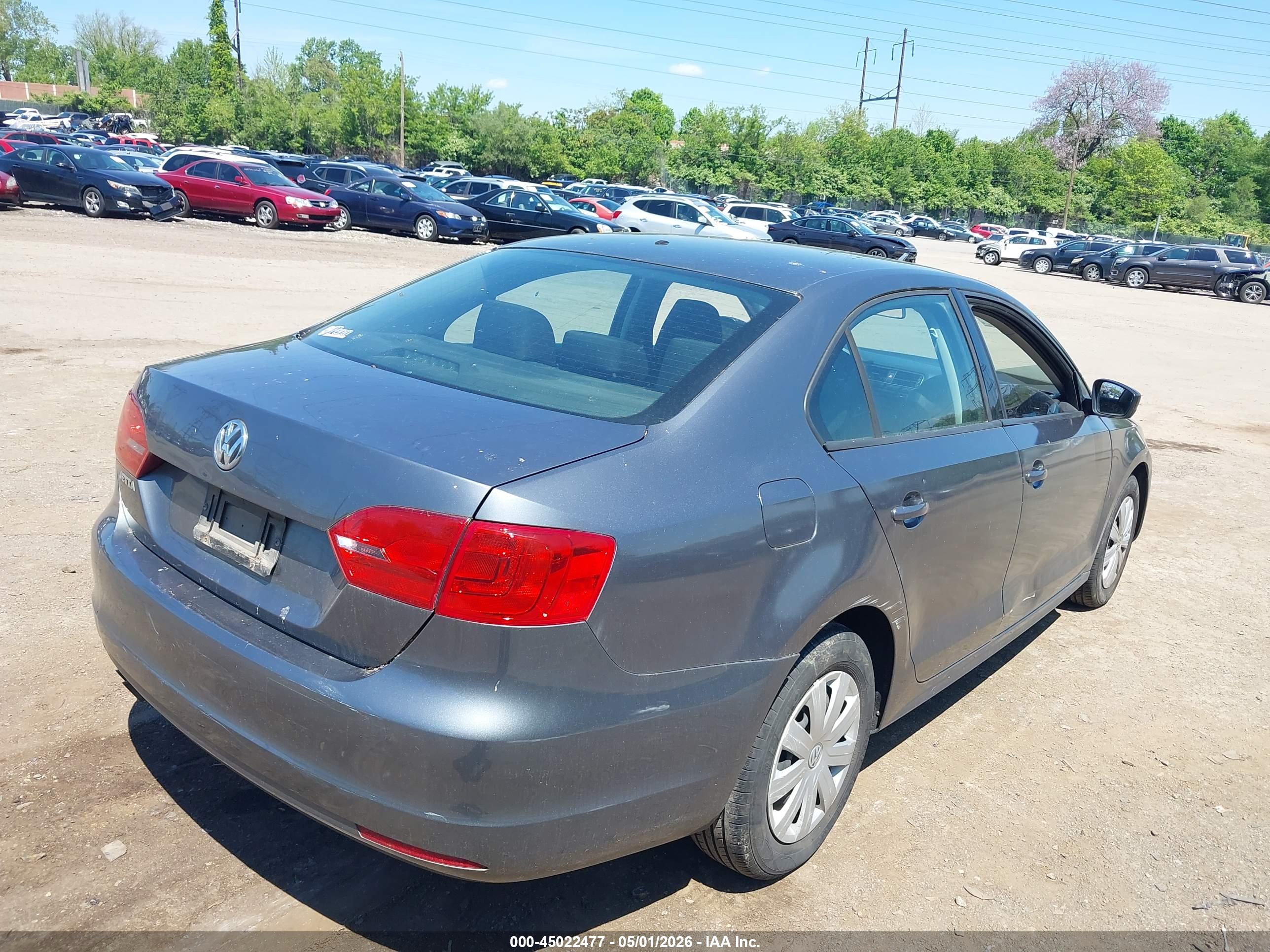 VOLKSWAGEN JETTA image 4