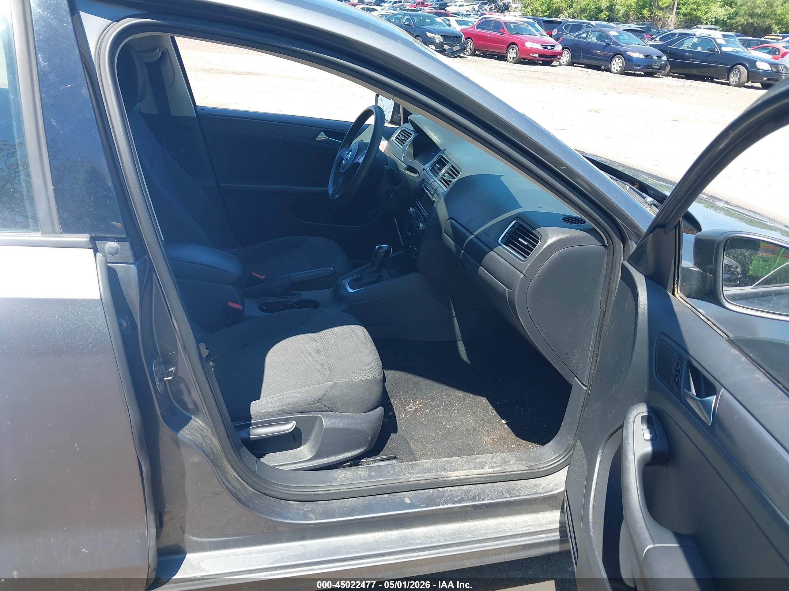 VOLKSWAGEN JETTA image 5