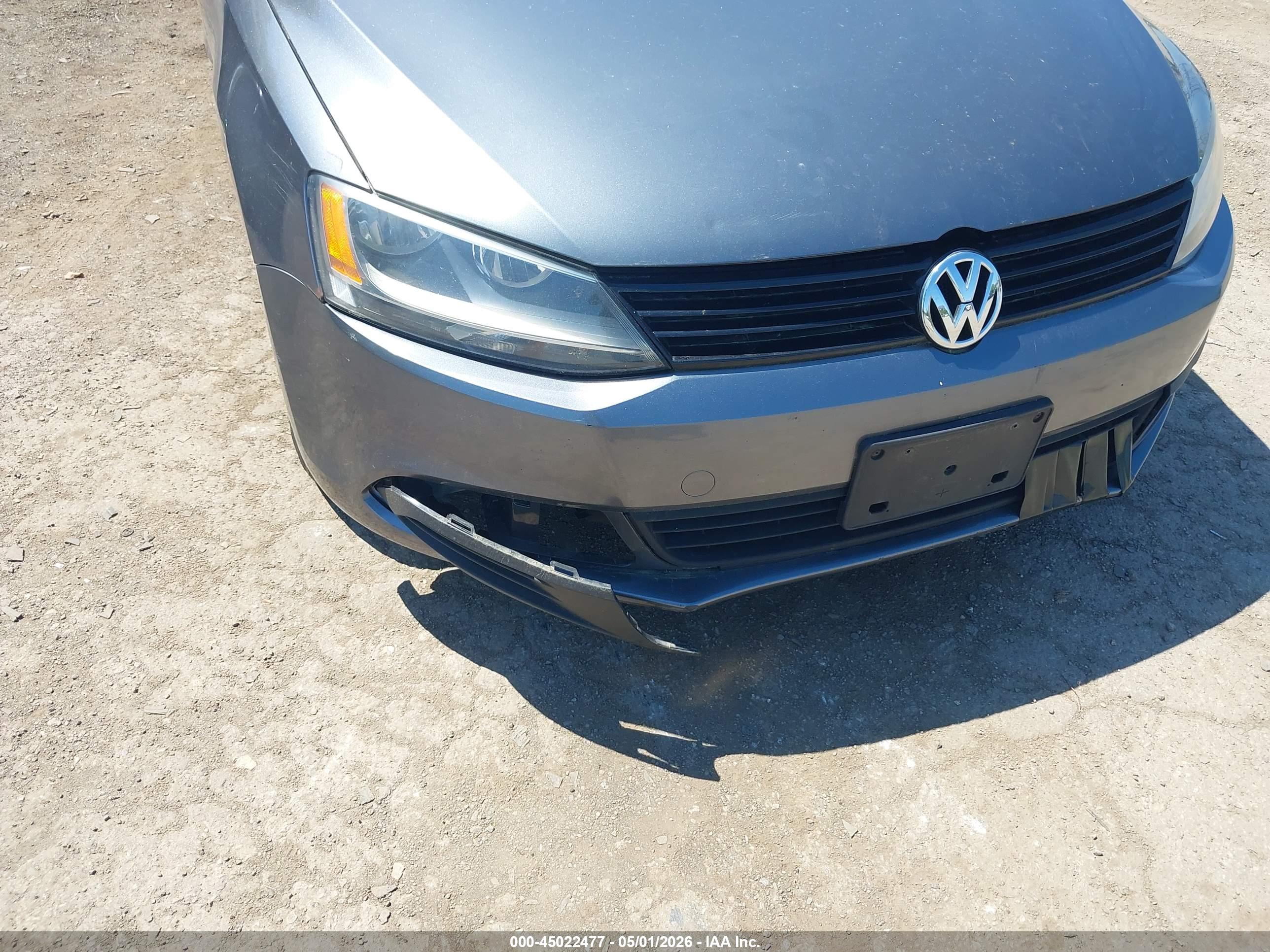 VOLKSWAGEN JETTA image 6