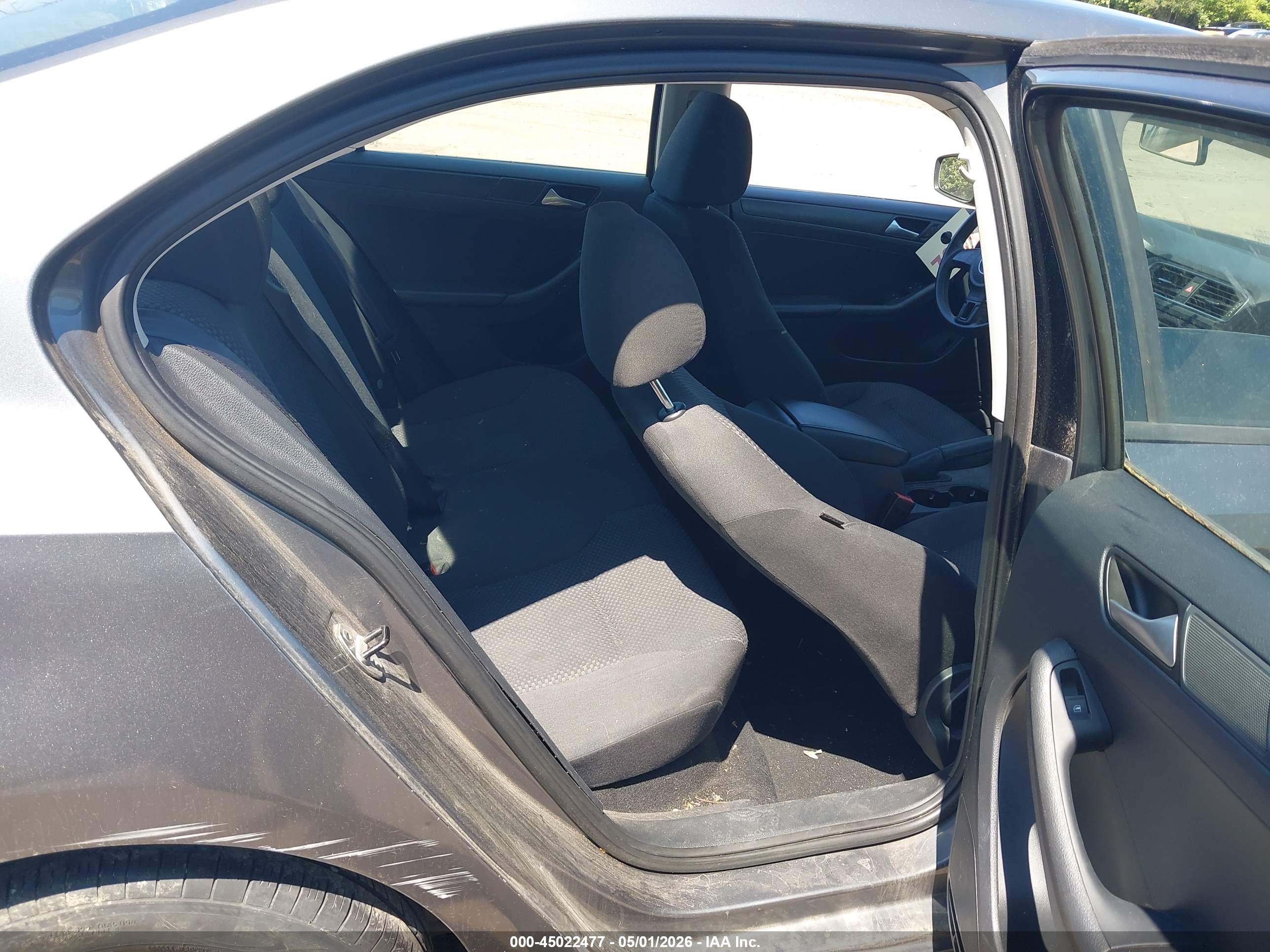 VOLKSWAGEN JETTA image 8