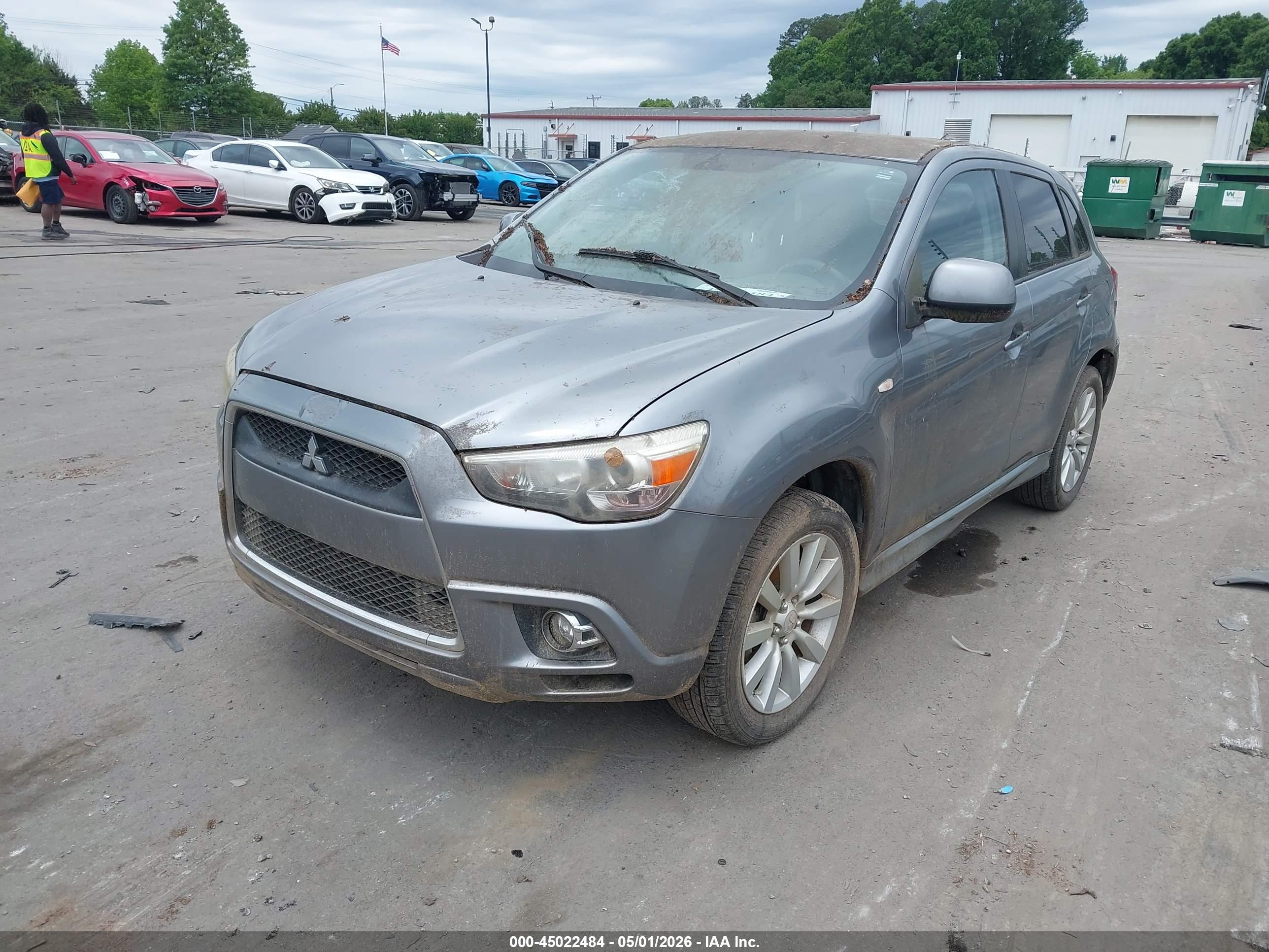 MITSUBISHI OUTLANDER image 2