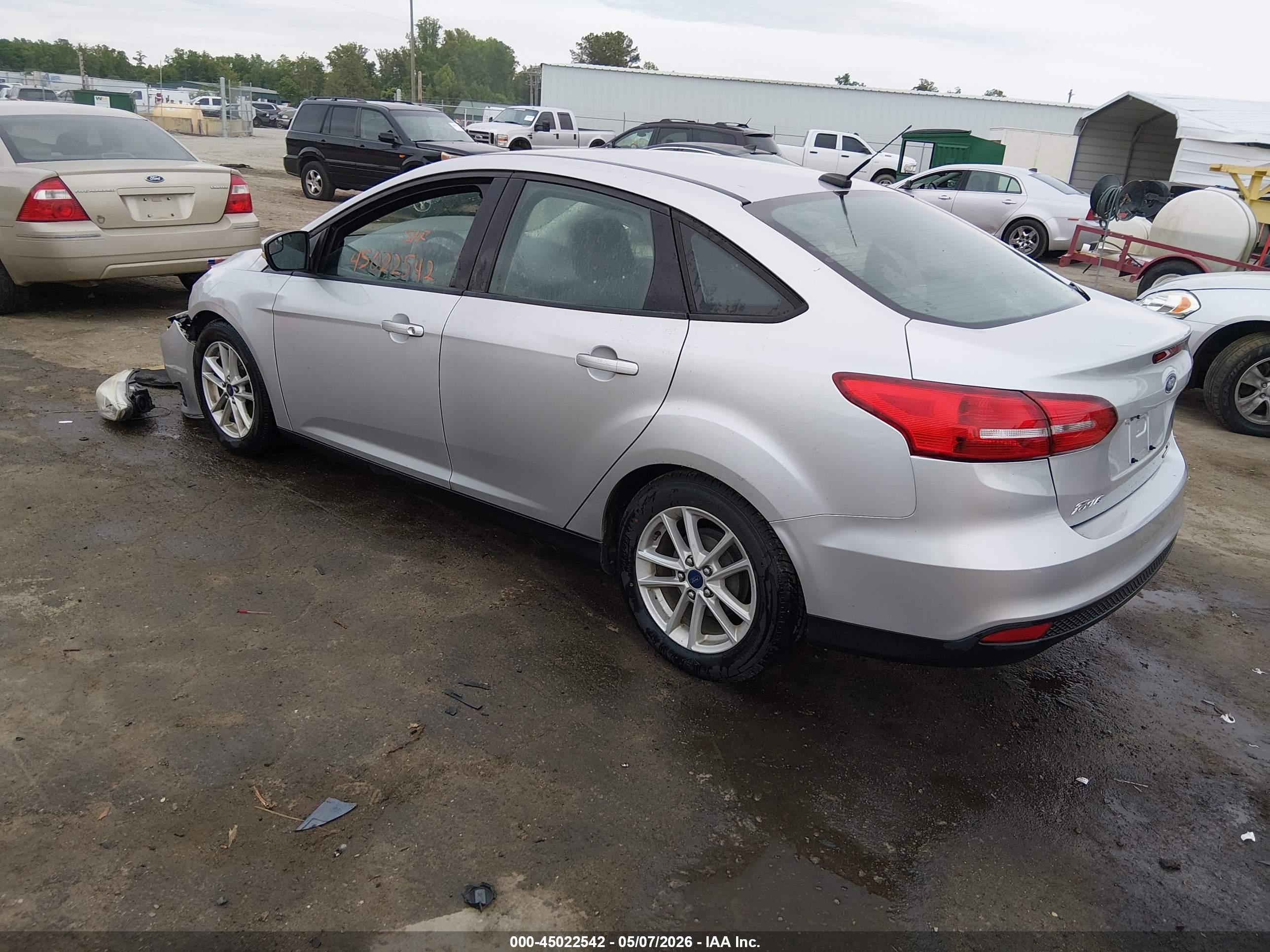 FORD FOCUS image 3