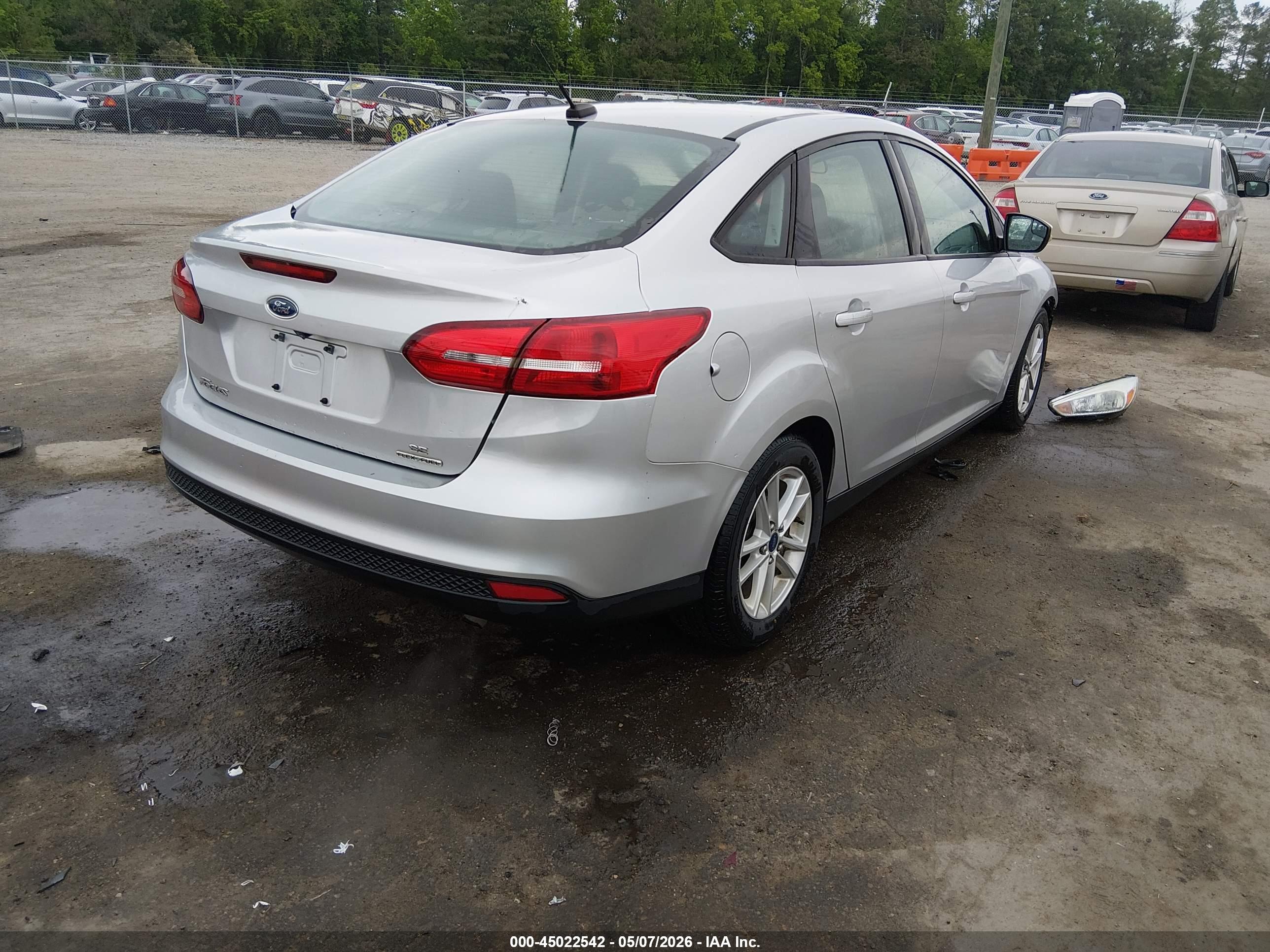 FORD FOCUS image 4