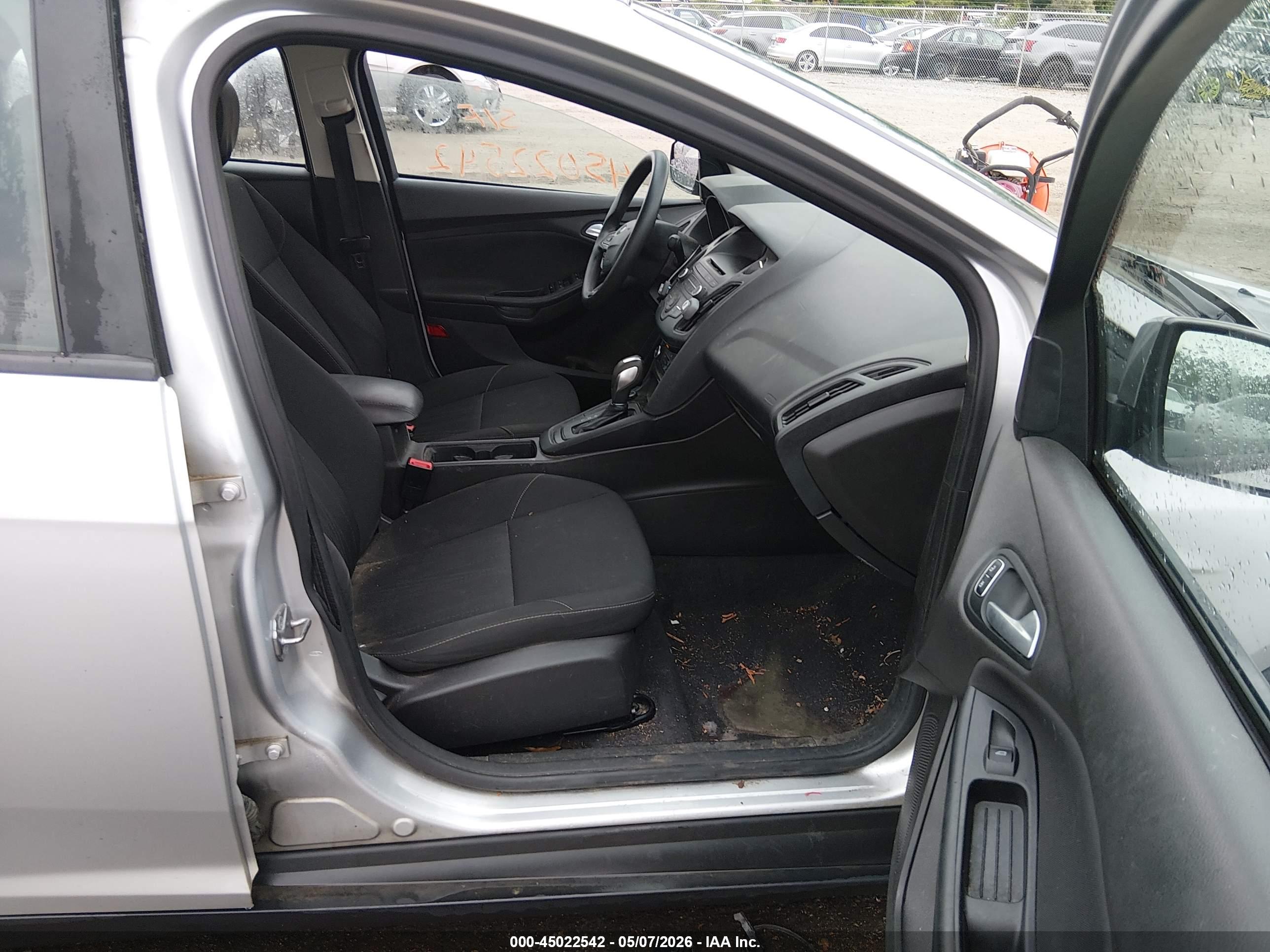FORD FOCUS image 5