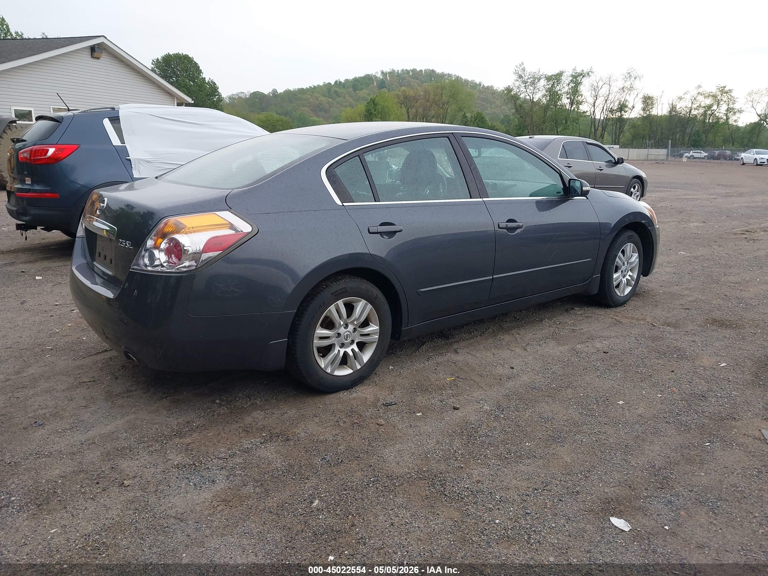NISSAN ALTIMA image 4