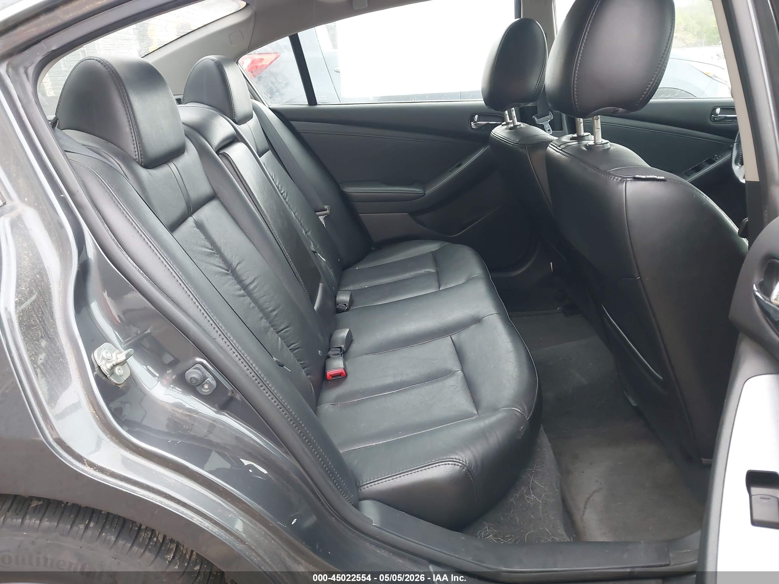 NISSAN ALTIMA image 8