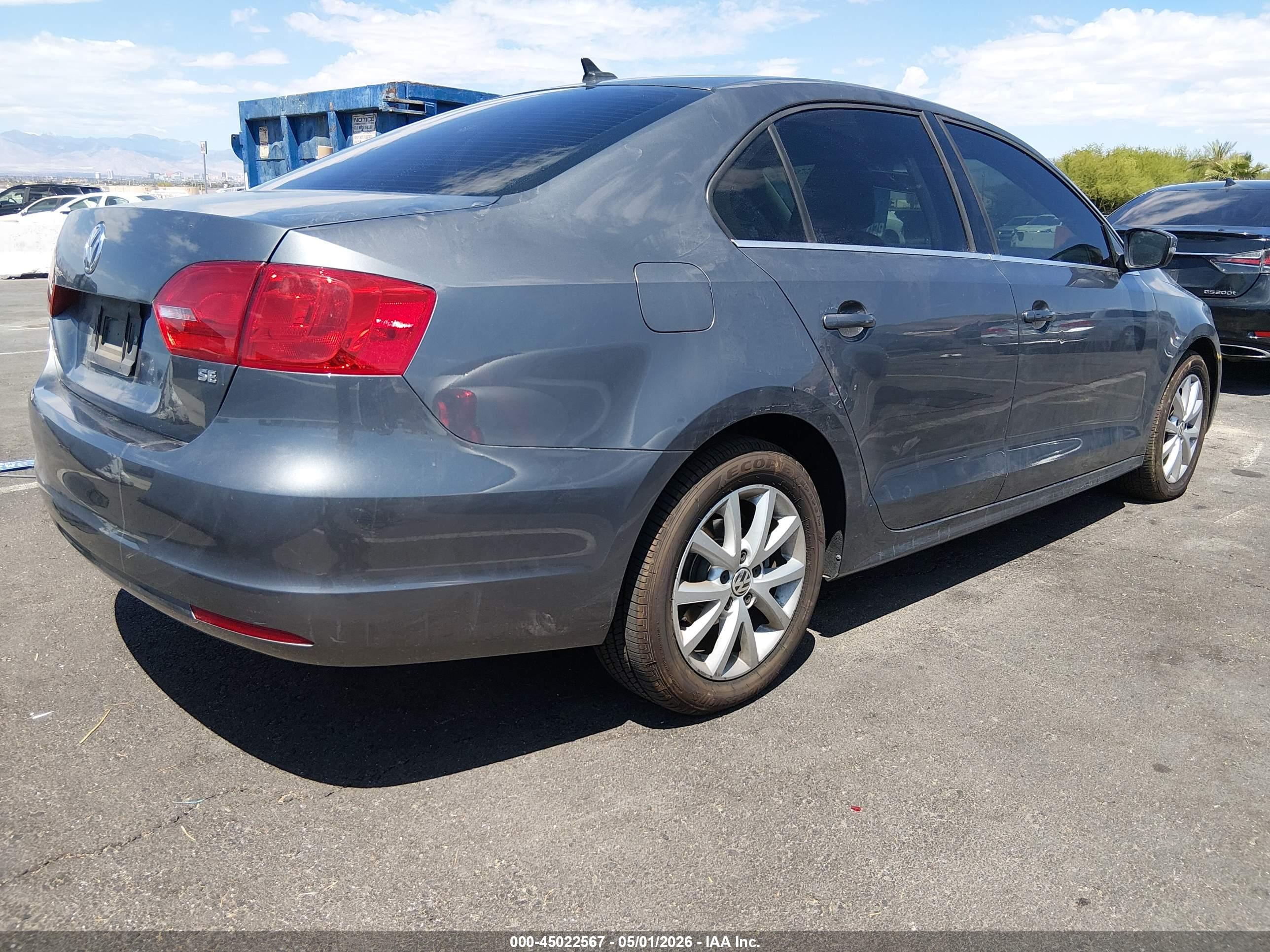VOLKSWAGEN JETTA image 4