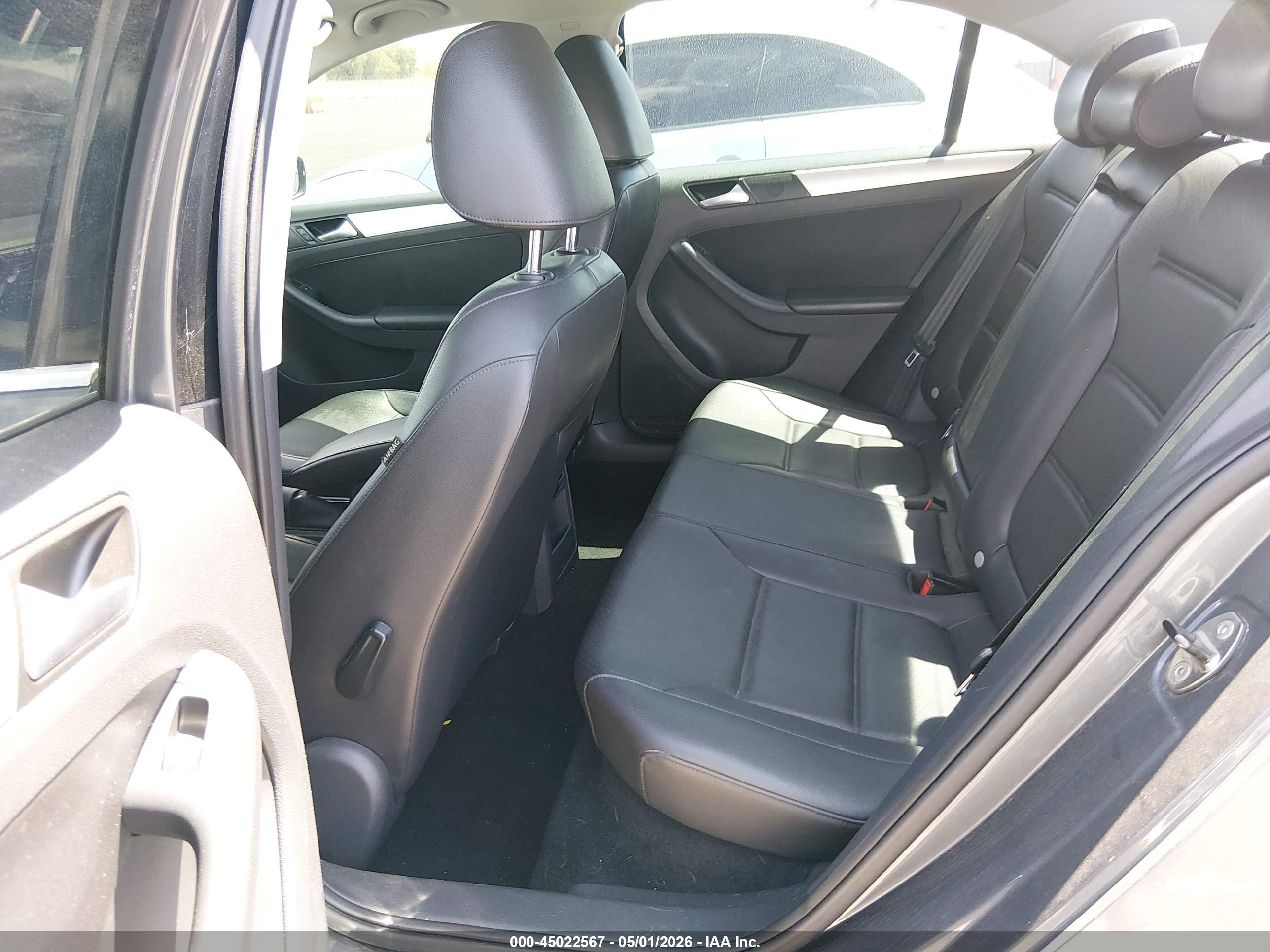 VOLKSWAGEN JETTA image 8