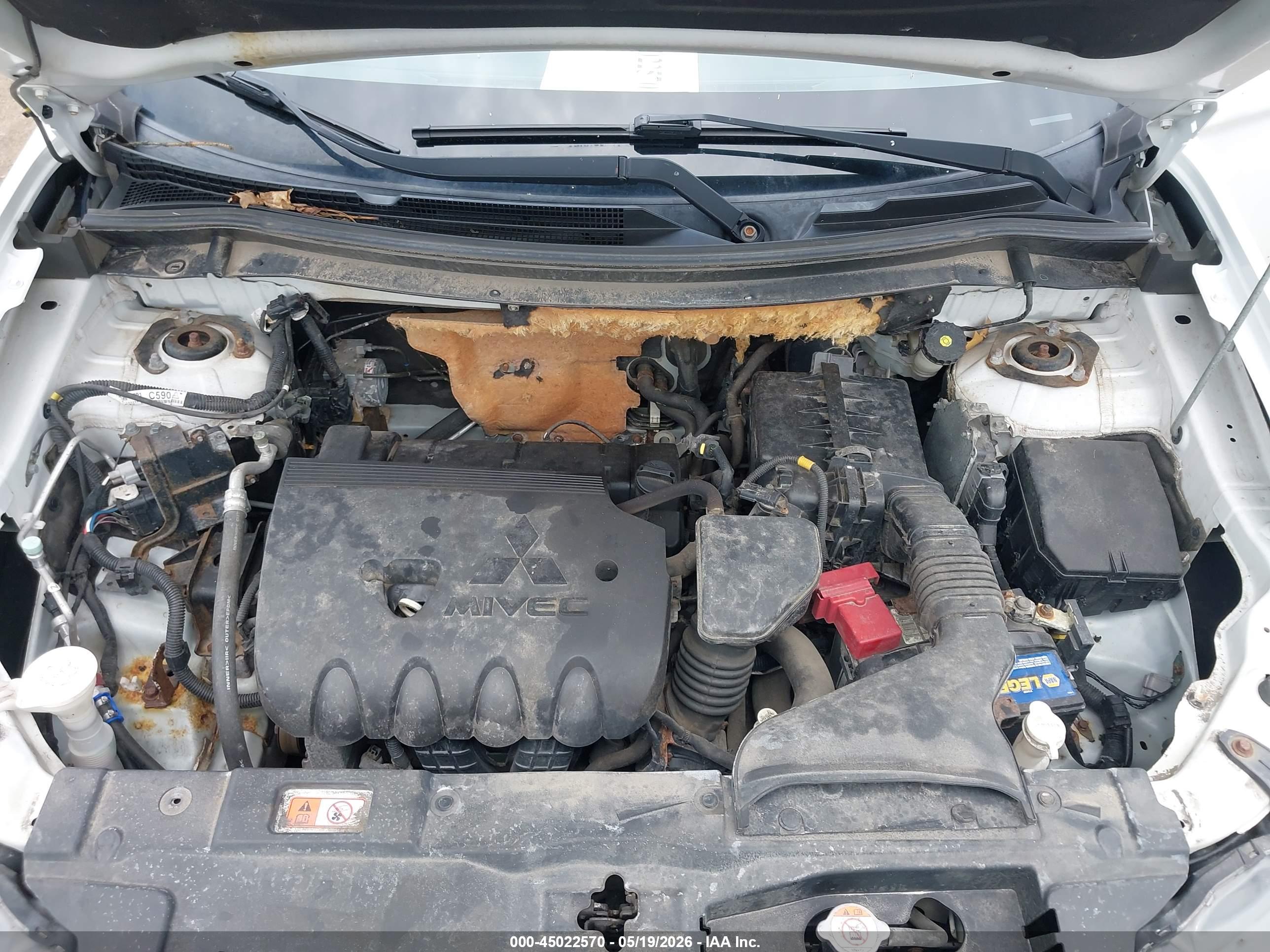 MITSUBISHI OUTLANDER image 10
