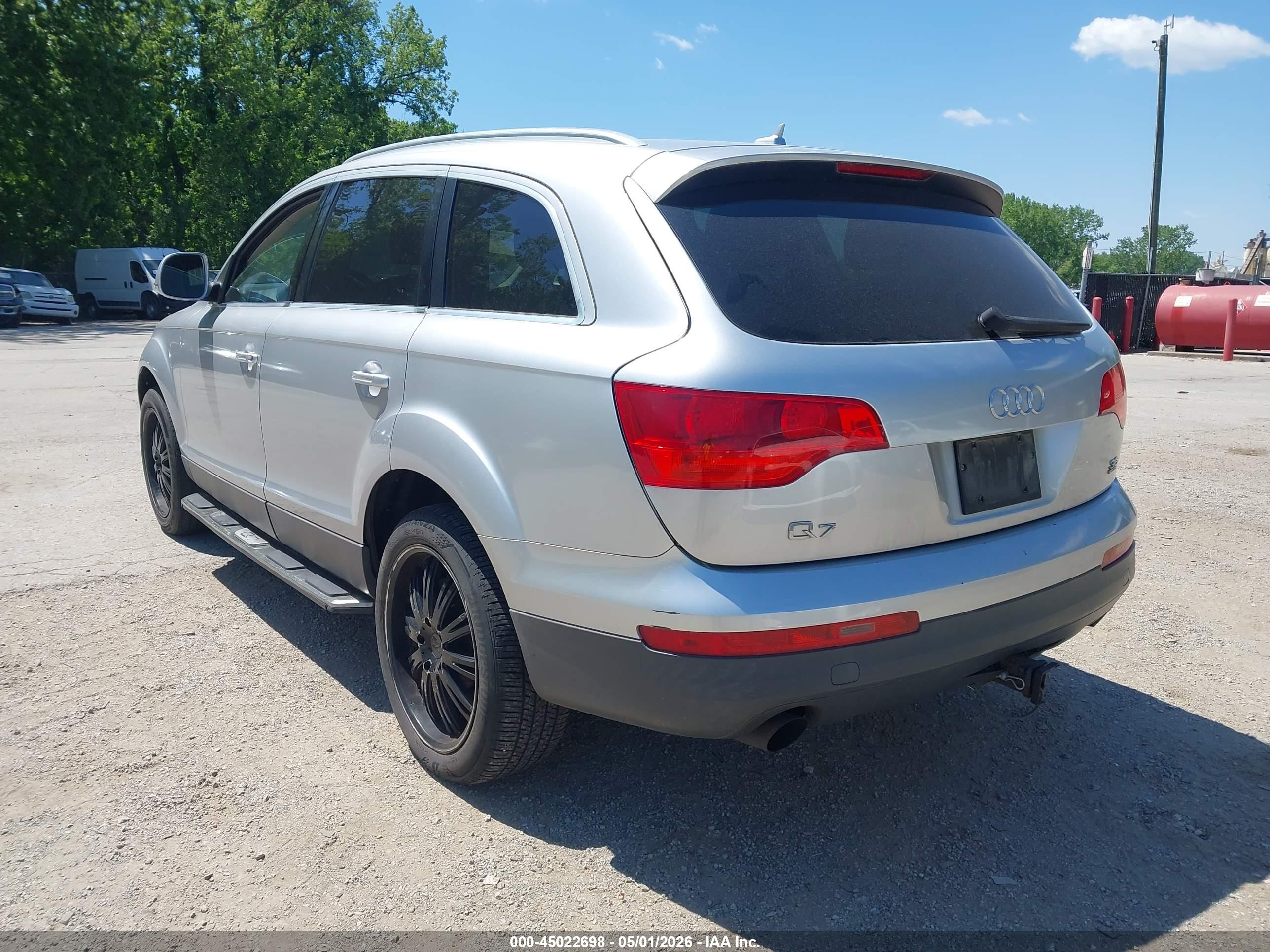 AUDI Q7 image 3