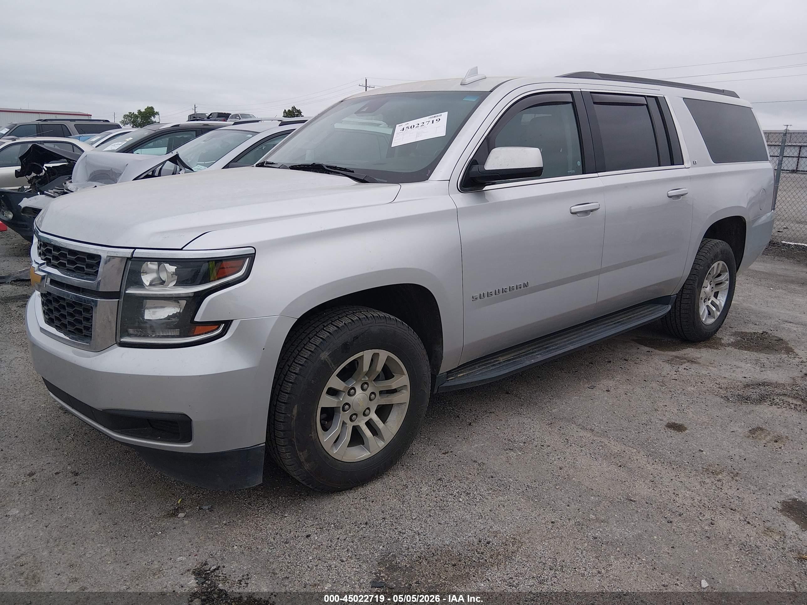 CHEVROLET SUBURBAN image 2