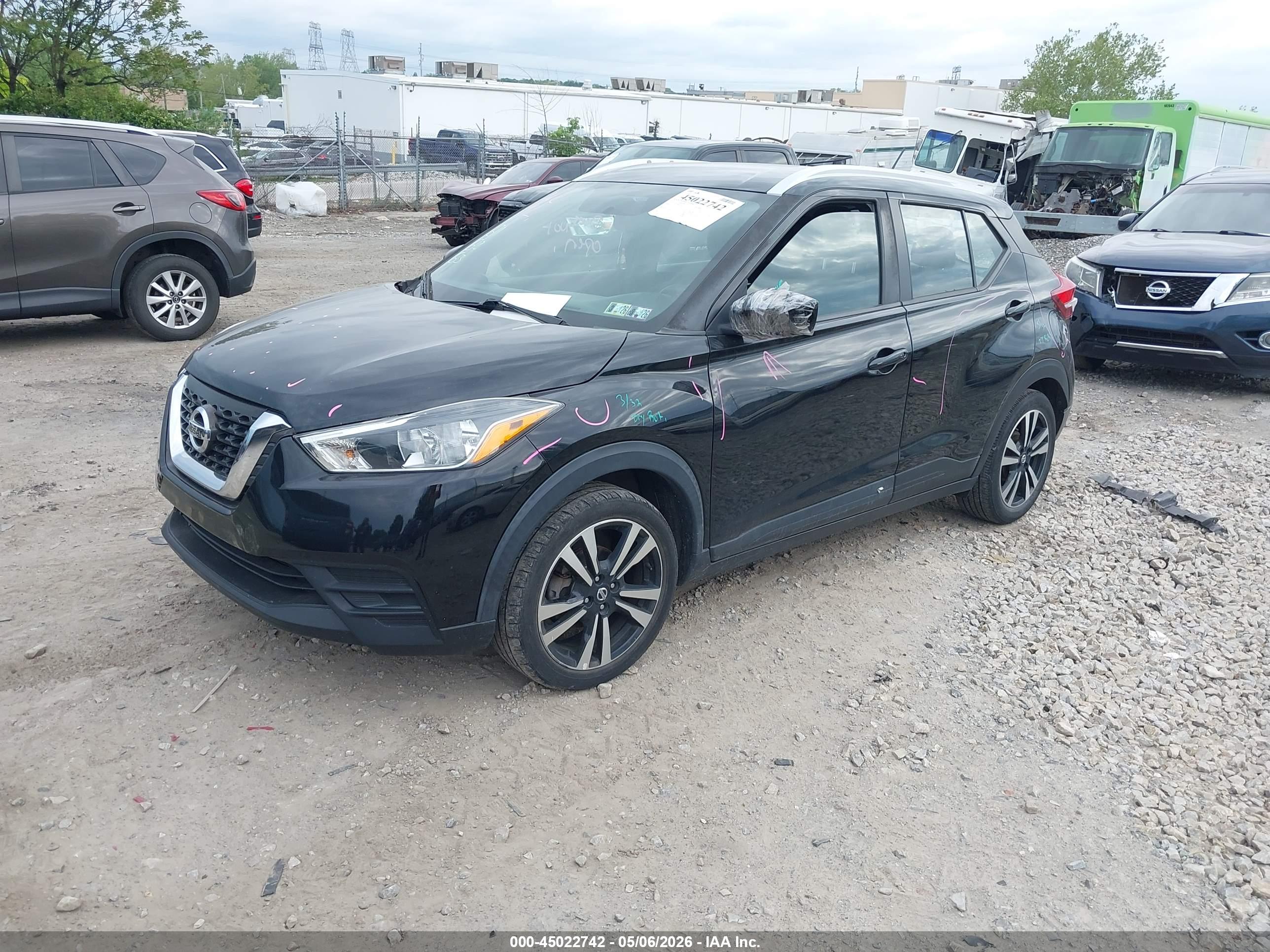 NISSAN KICKS image 2