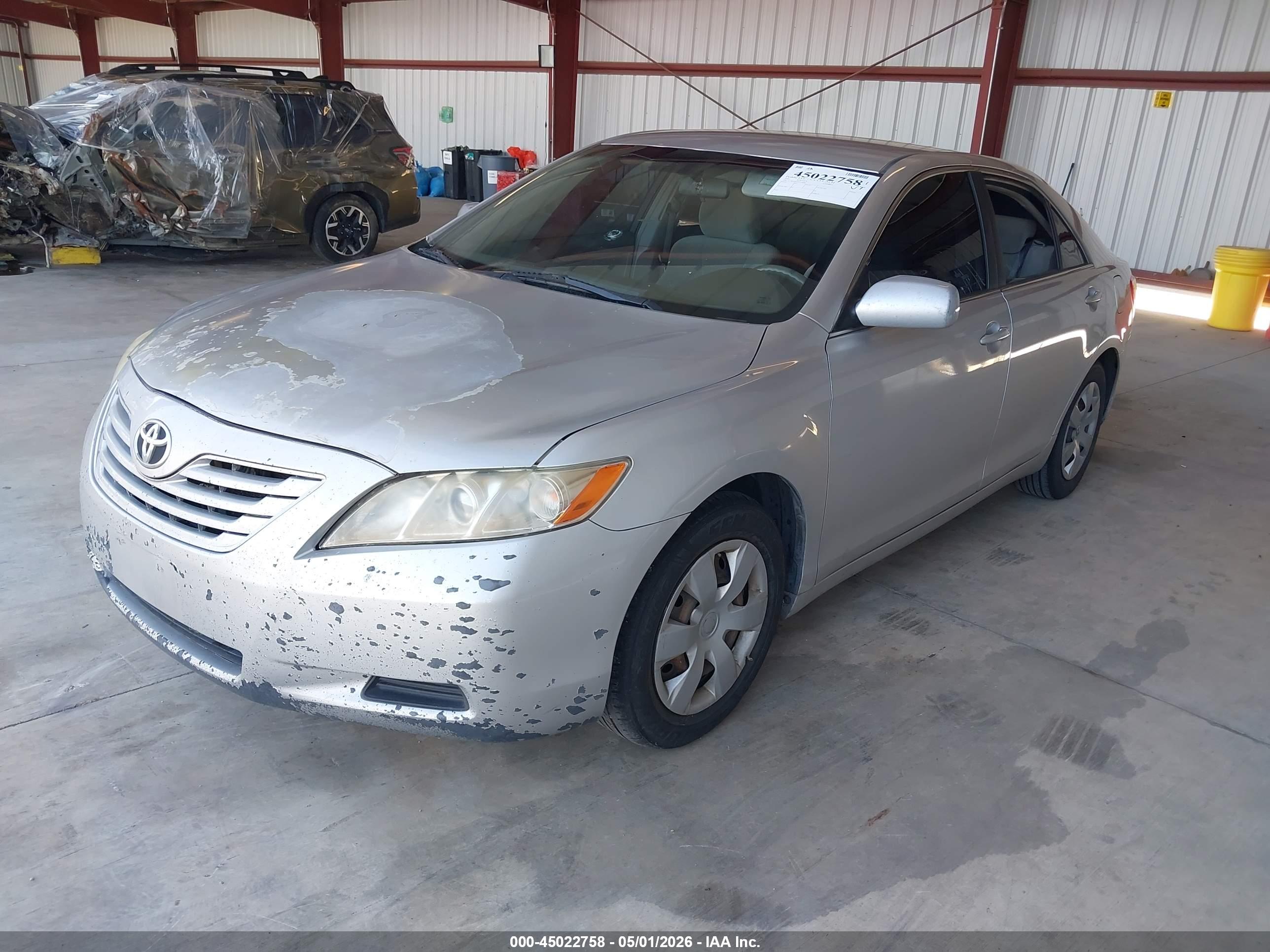 TOYOTA CAMRY image 2
