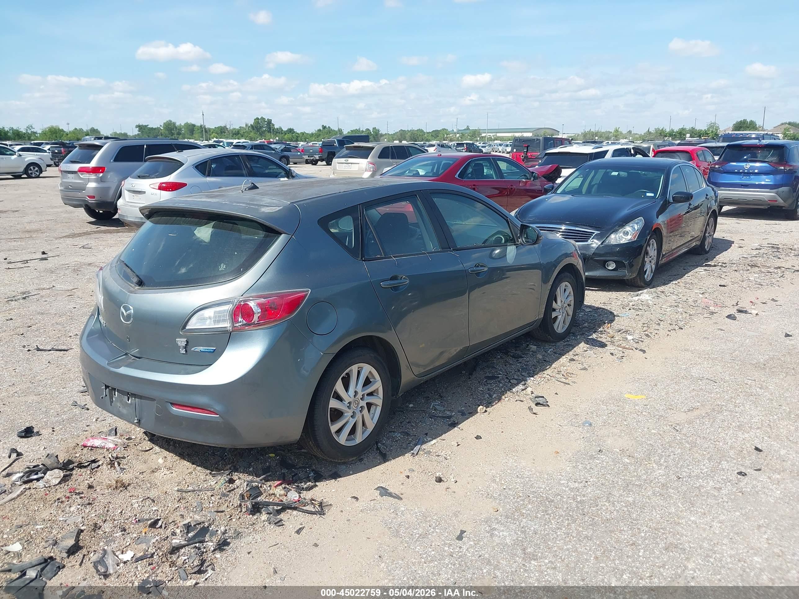 MAZDA MAZDA3 image 4