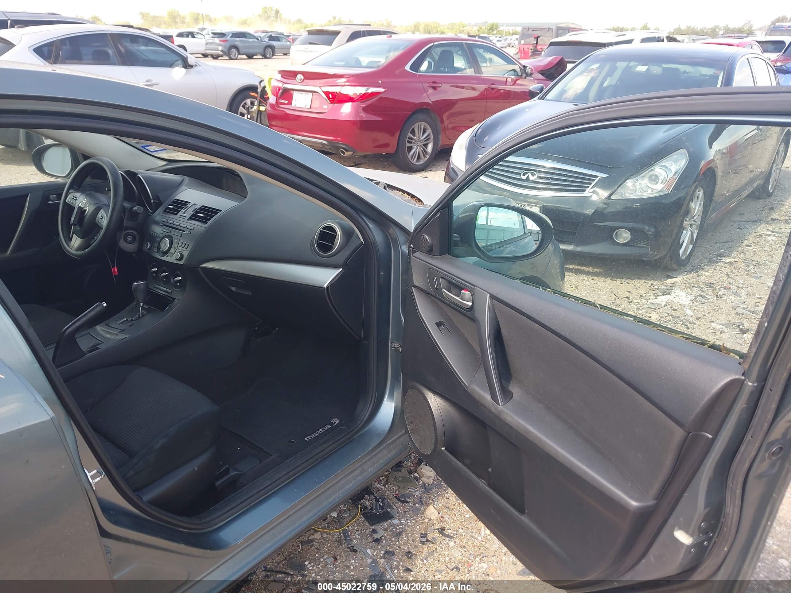 MAZDA MAZDA3 image 5
