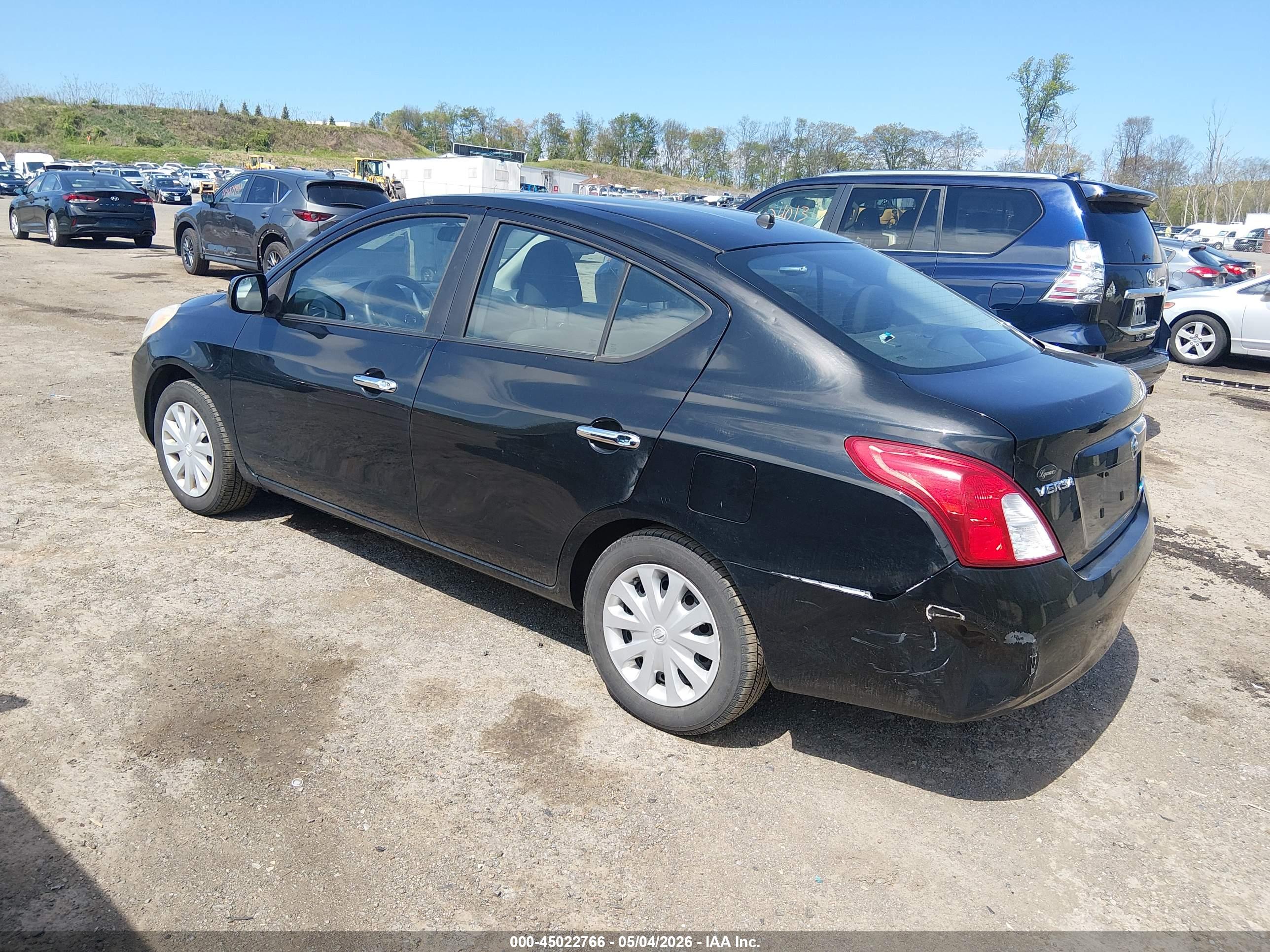 NISSAN VERSA image 3
