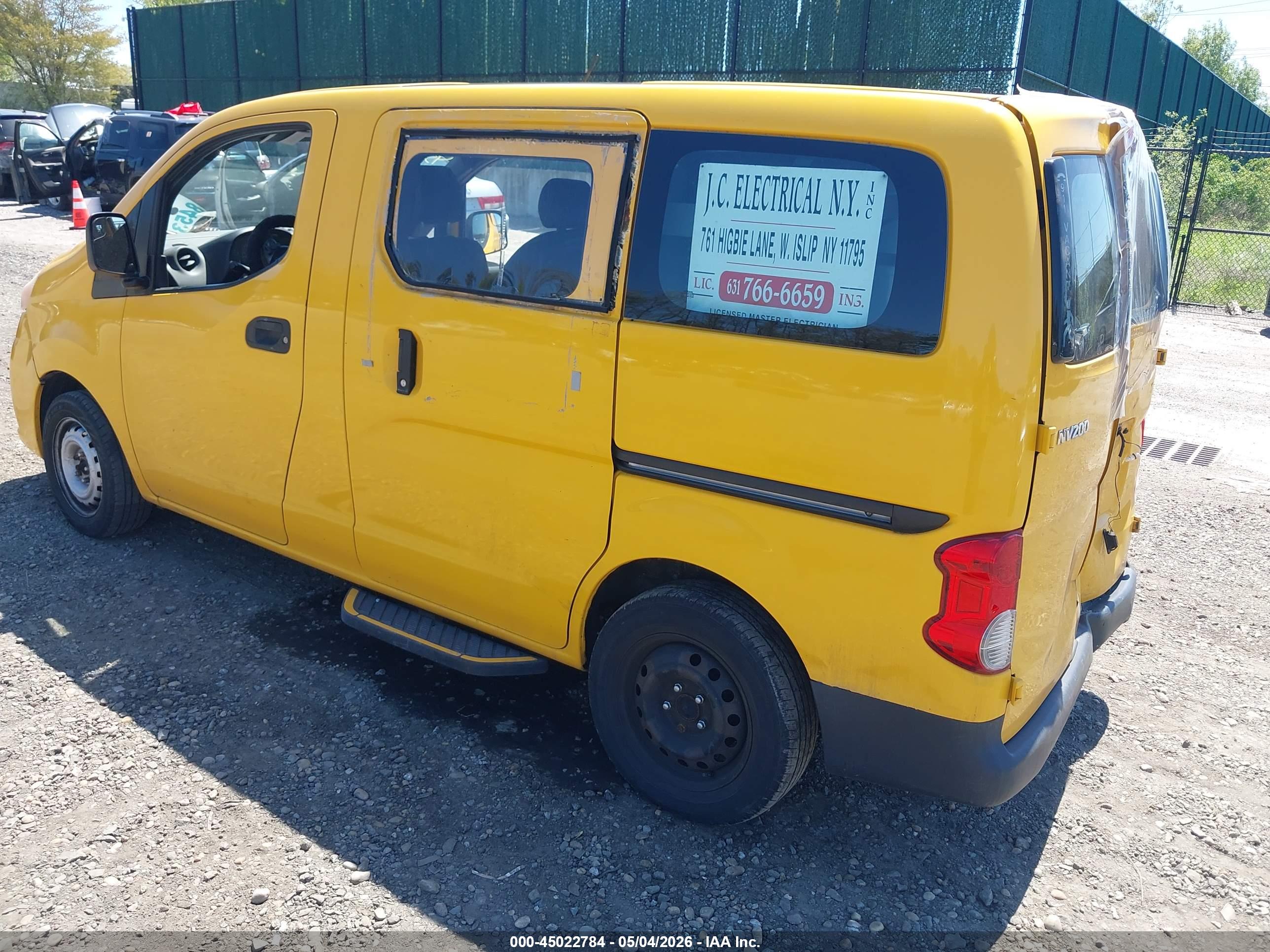 NISSAN NV200 image 3