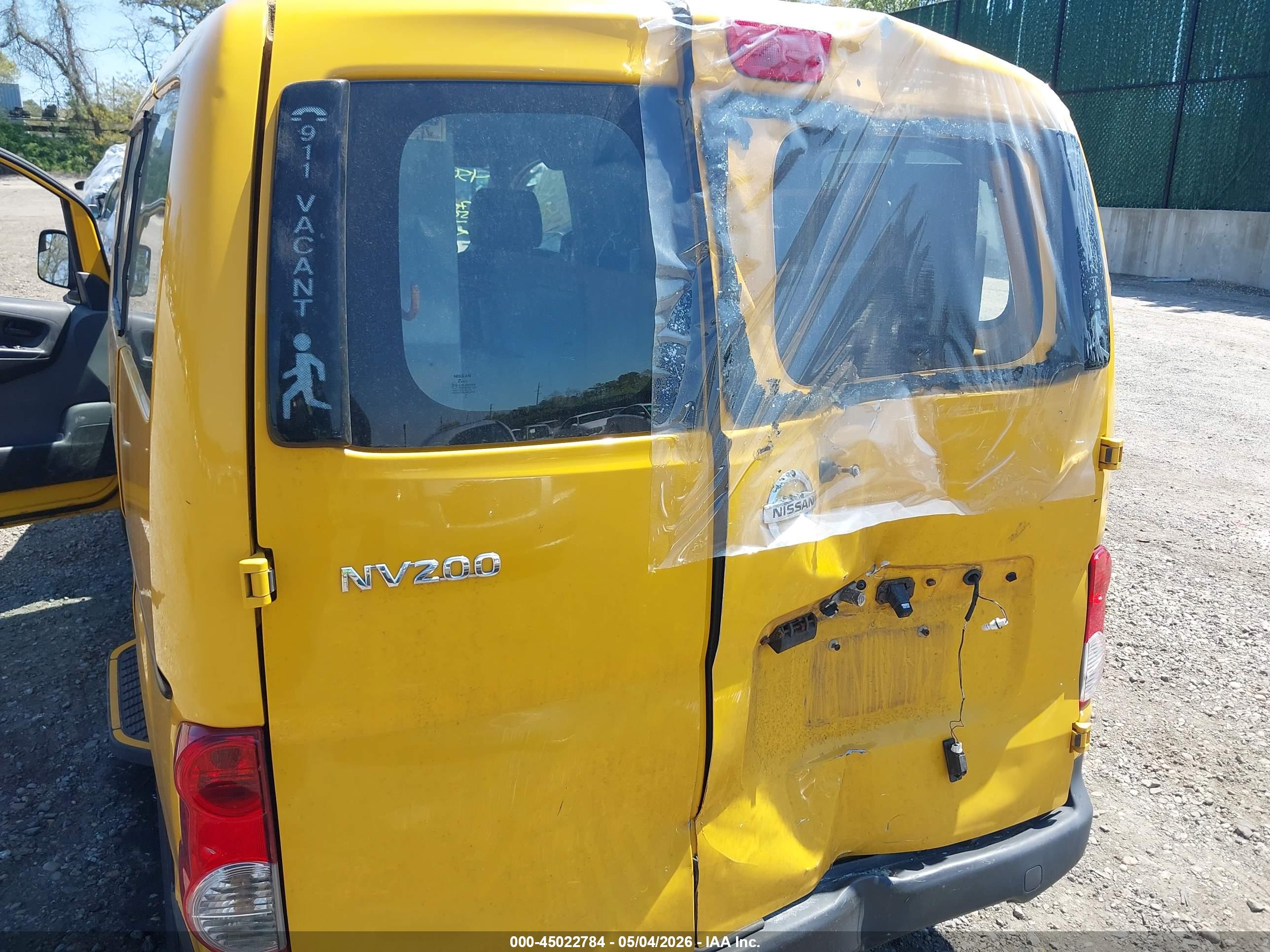 NISSAN NV200 image 6