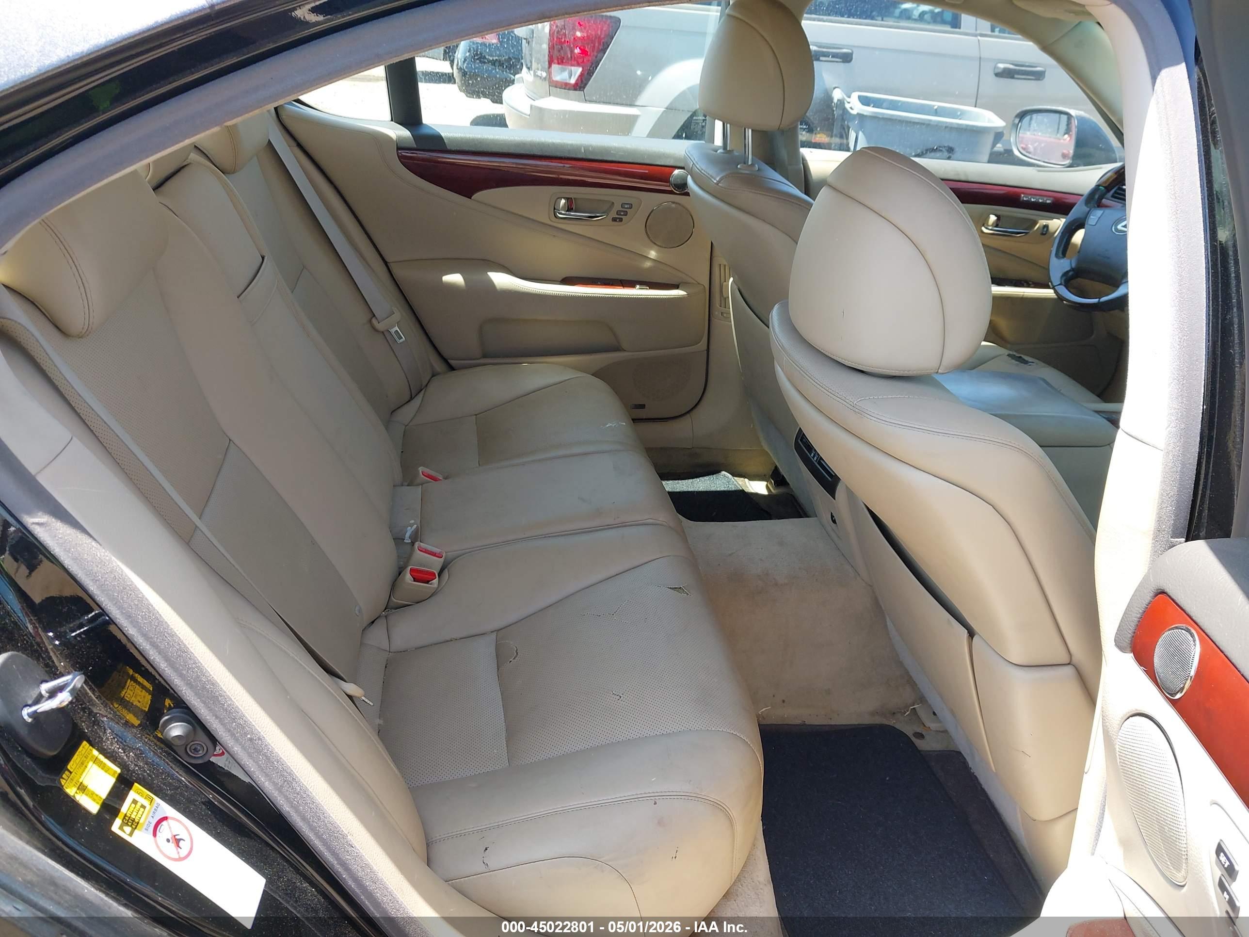 LEXUS LS image 8