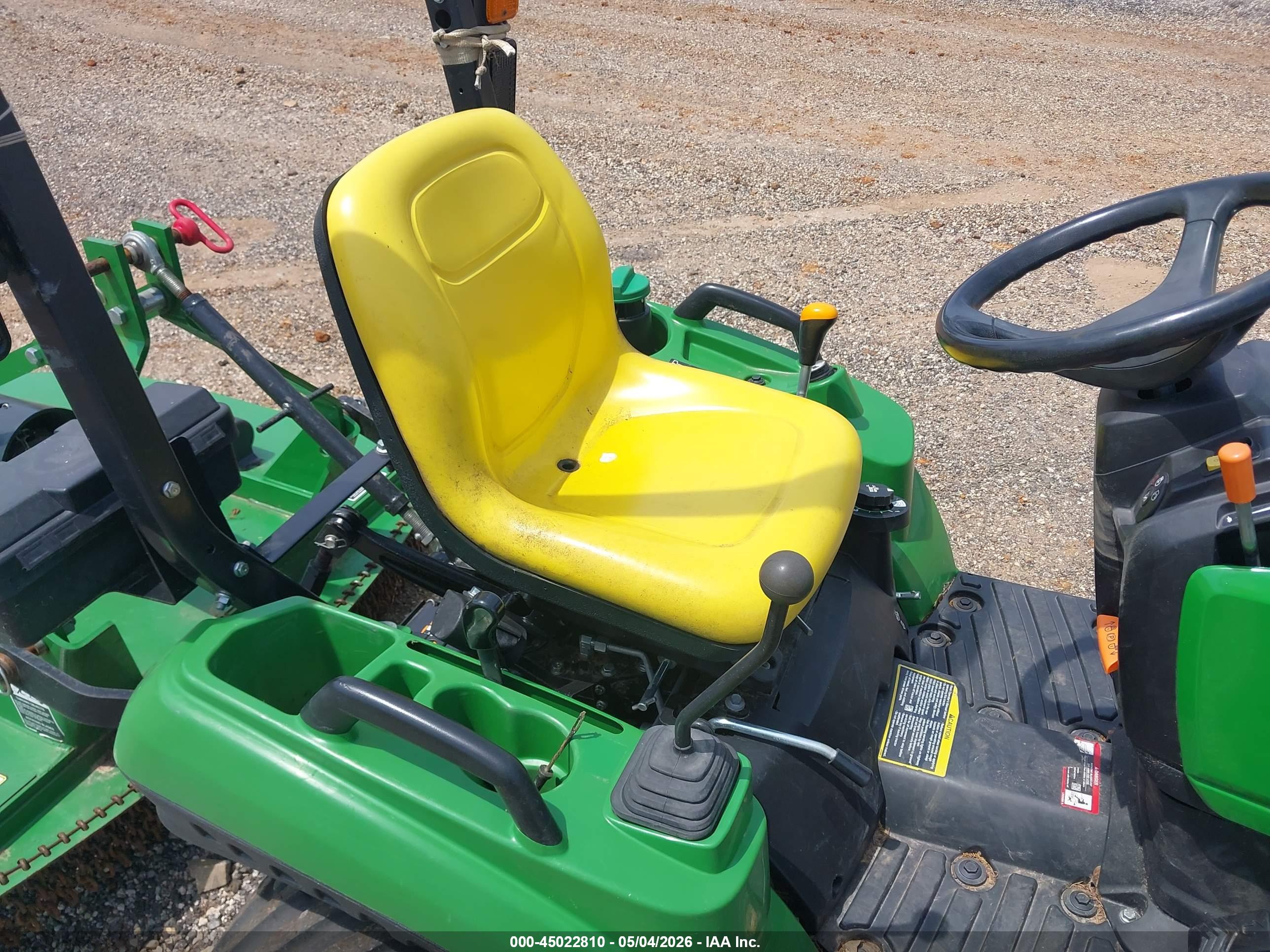 JOHN DEERE image 5