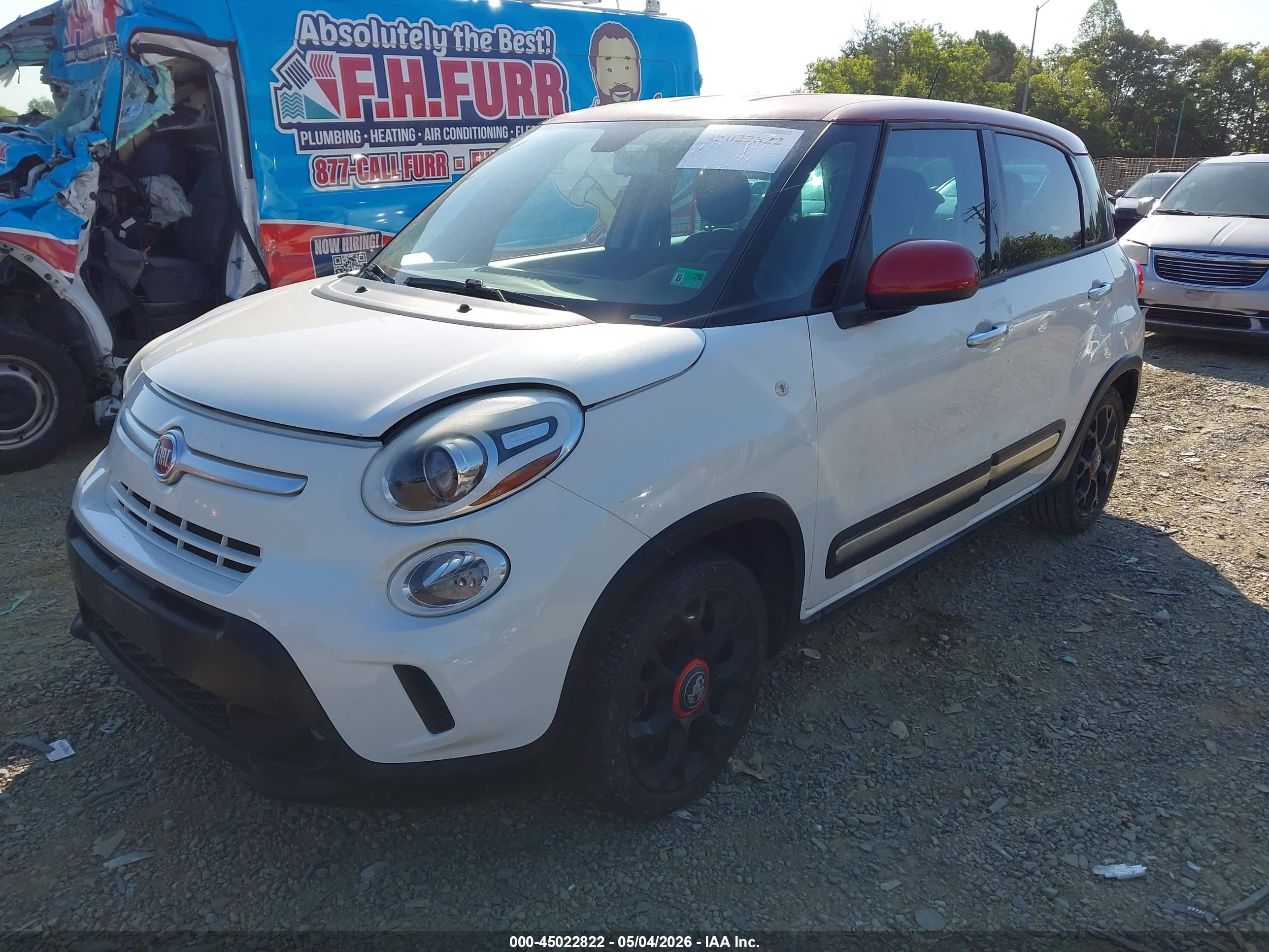 FIAT 500L image 2