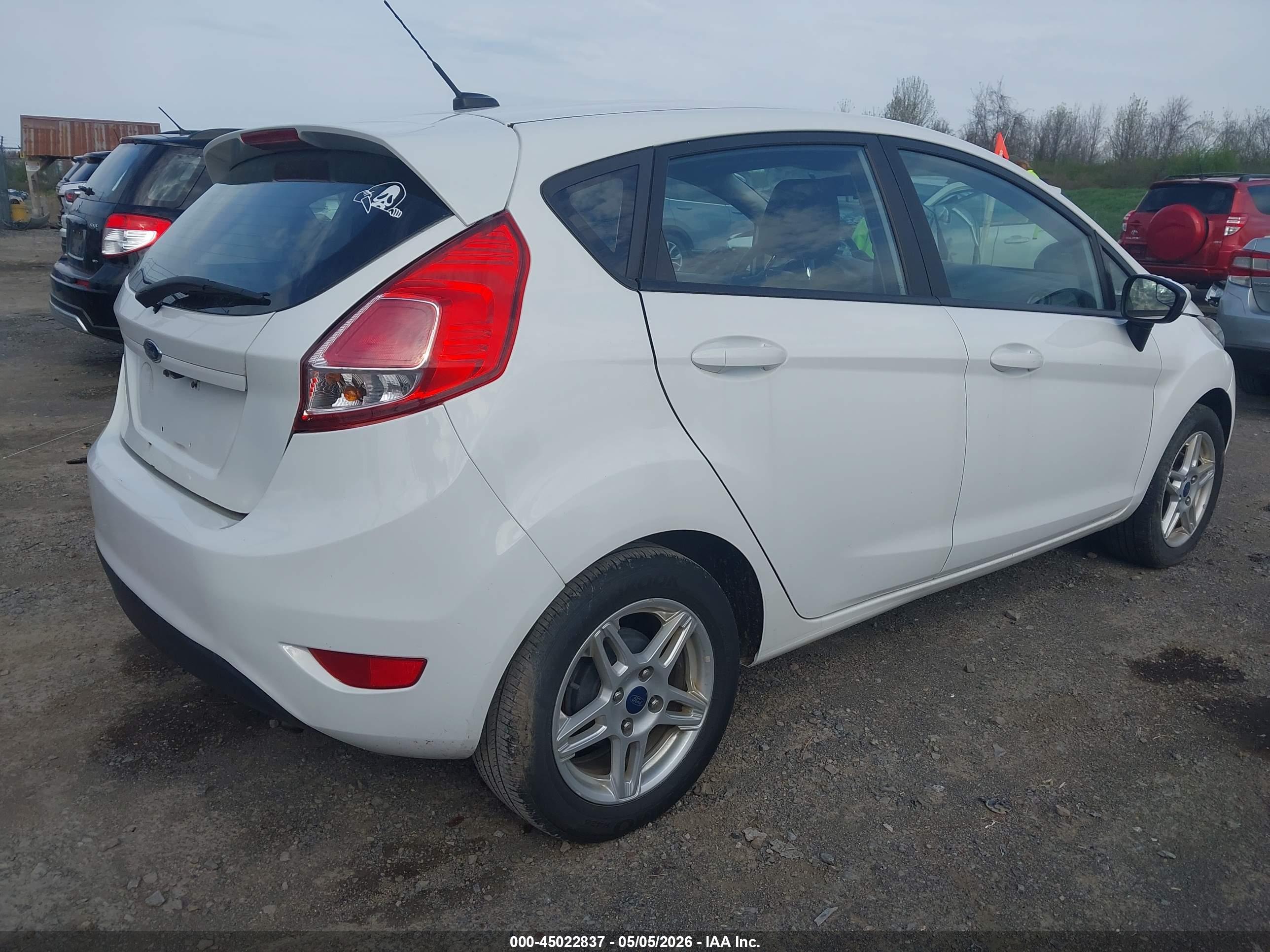 FORD FIESTA image 4