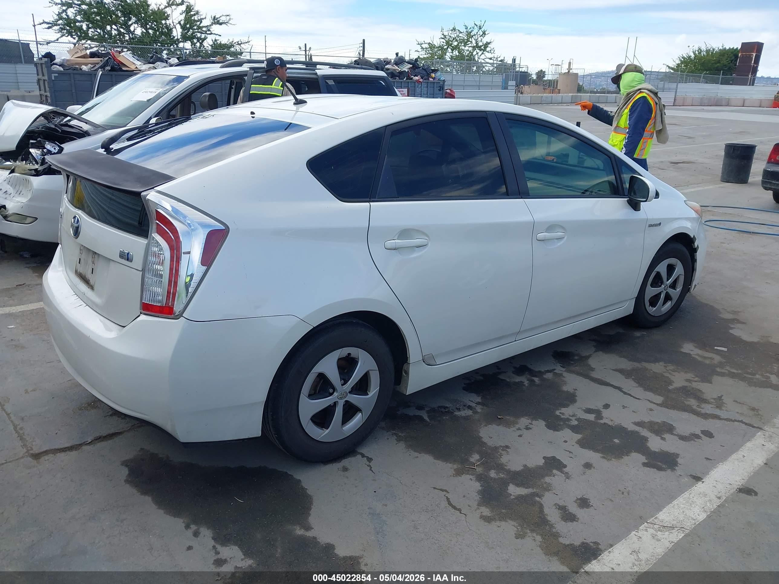 TOYOTA PRIUS image 4