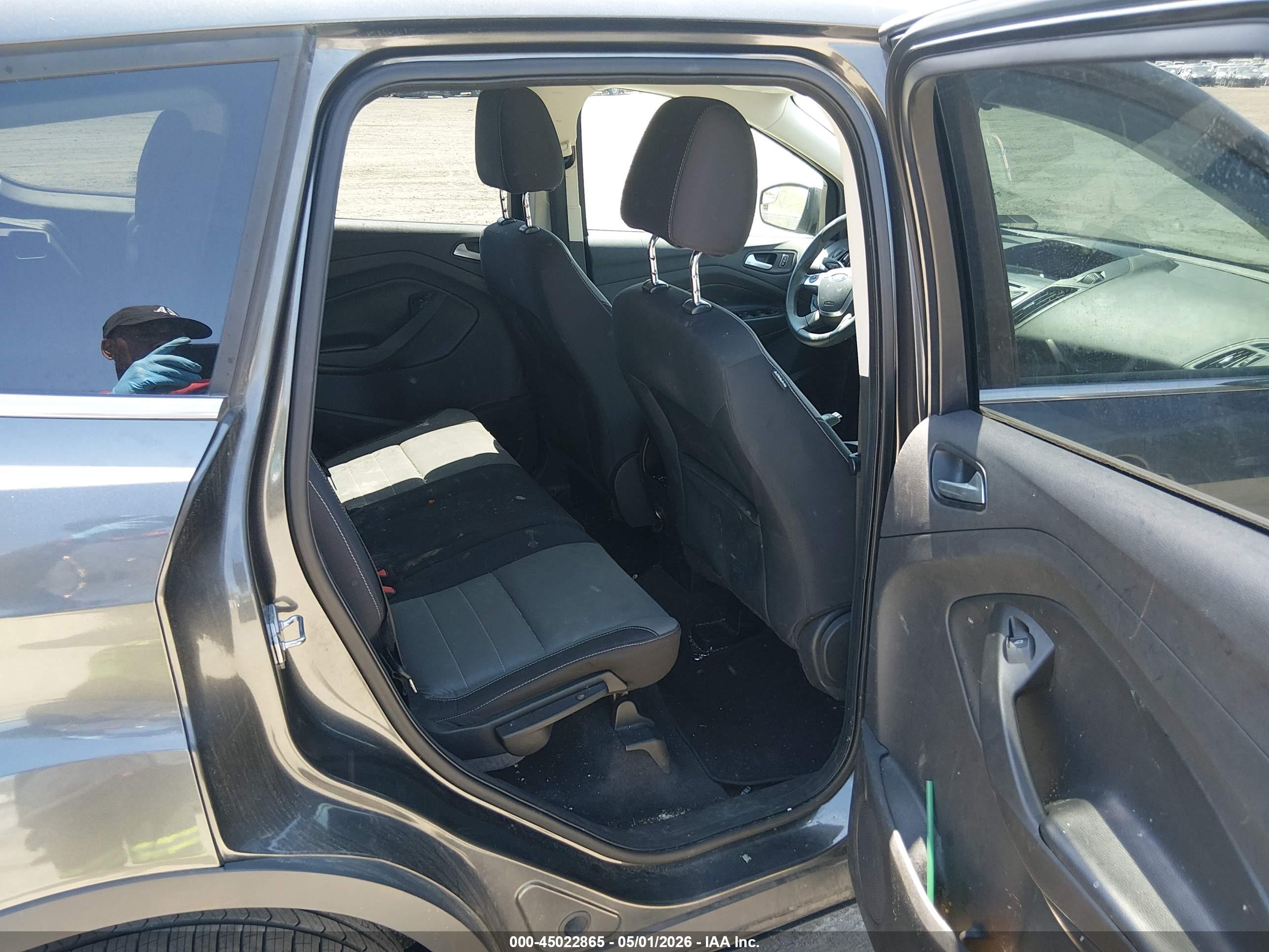 FORD ESCAPE image 8