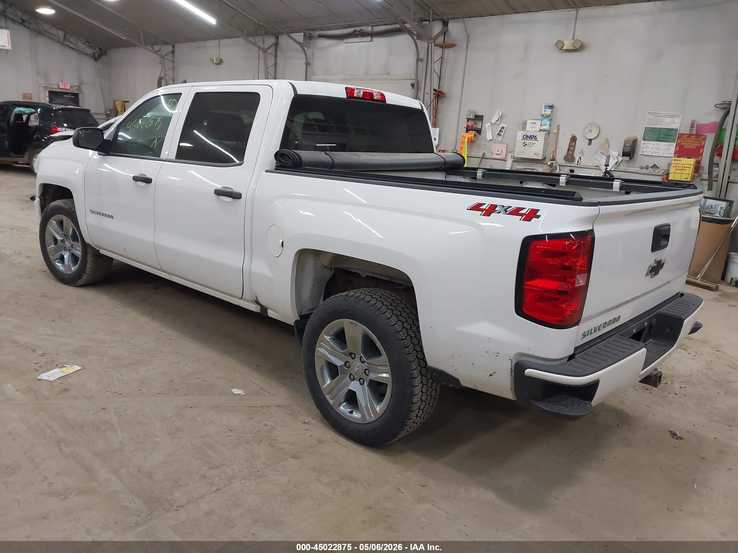 CHEVROLET SILVERADO image 3